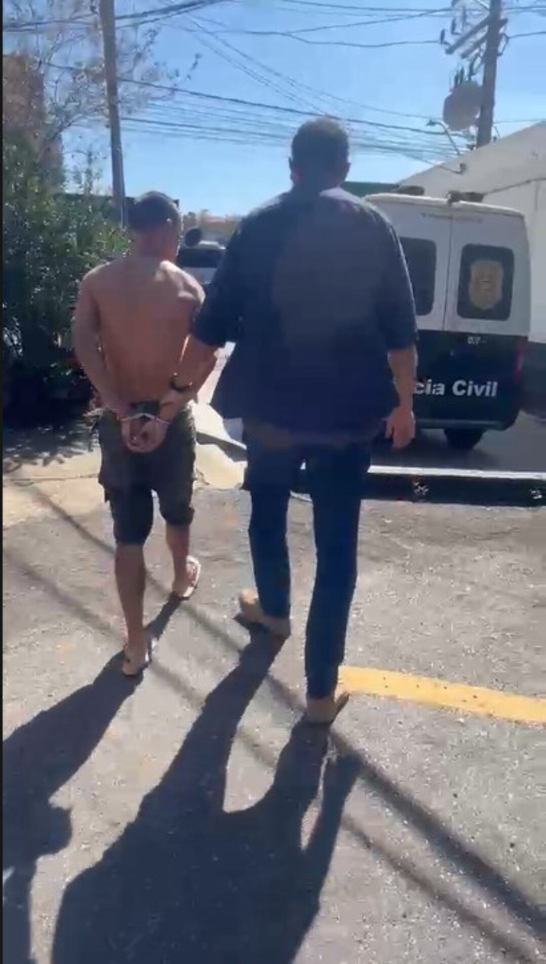 Homem é preso após ameaçar matar companheira por mensagens
