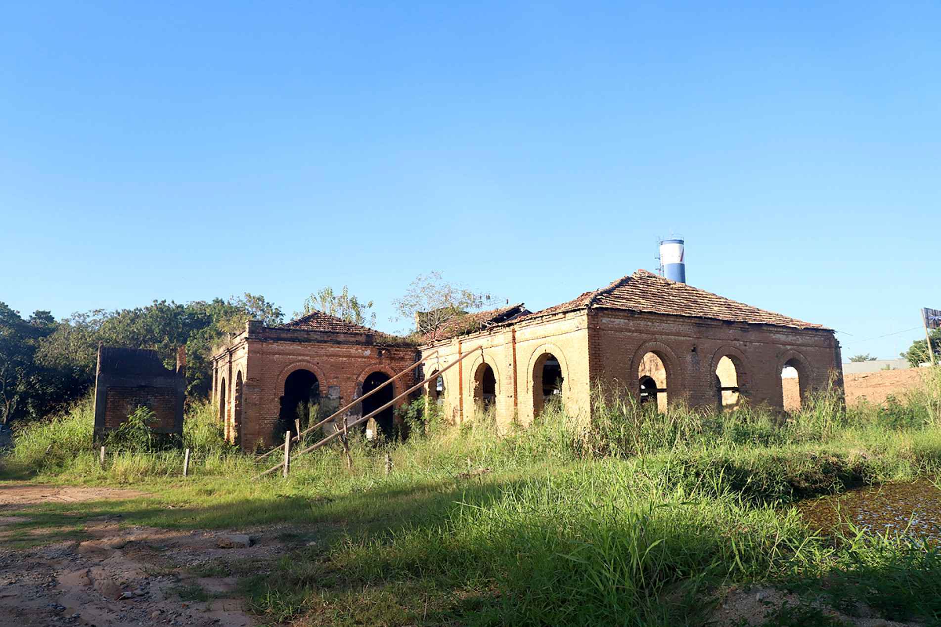 Reportagem não pôde acessar área interna do Matadouro devido ao risco estrutural