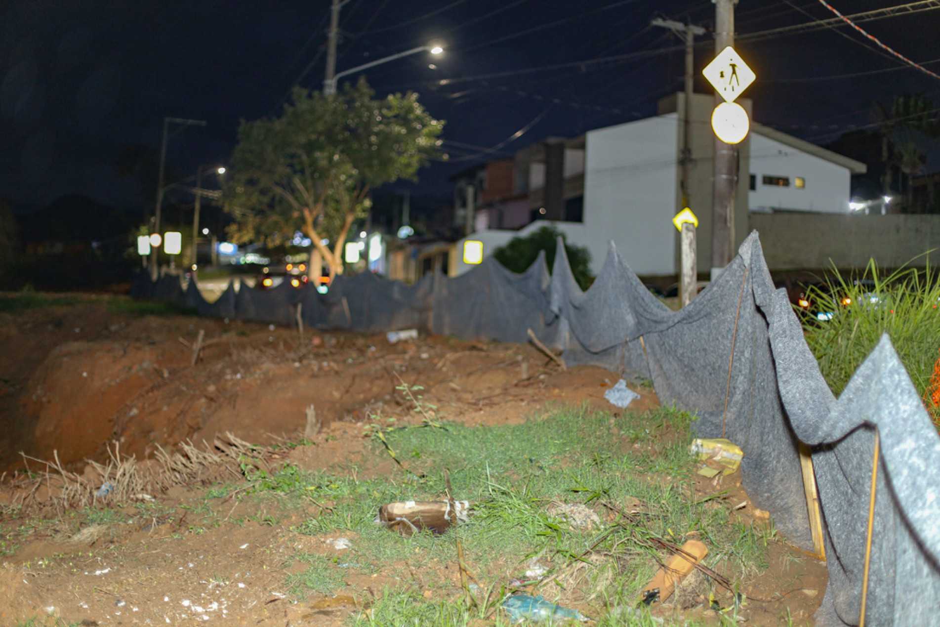 Populares também chamam a atenção para a presença de animais silvestres no local, como saguis e até tucanos
