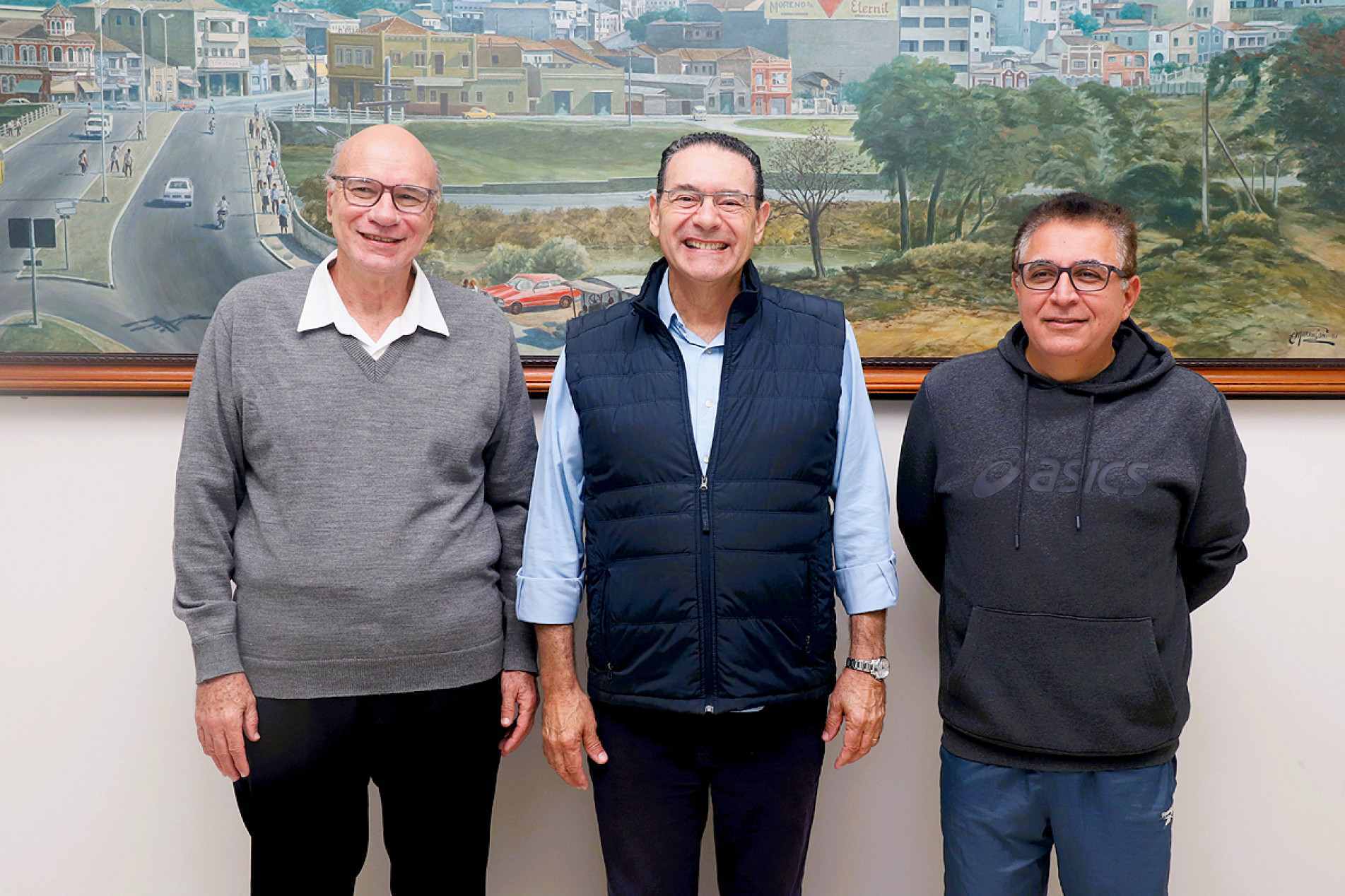 Carlos Hingst Corrá, Vitor Lippi e Marcelo Cortez: deputado destaca ampliação de hospitais e novos equipamentos
