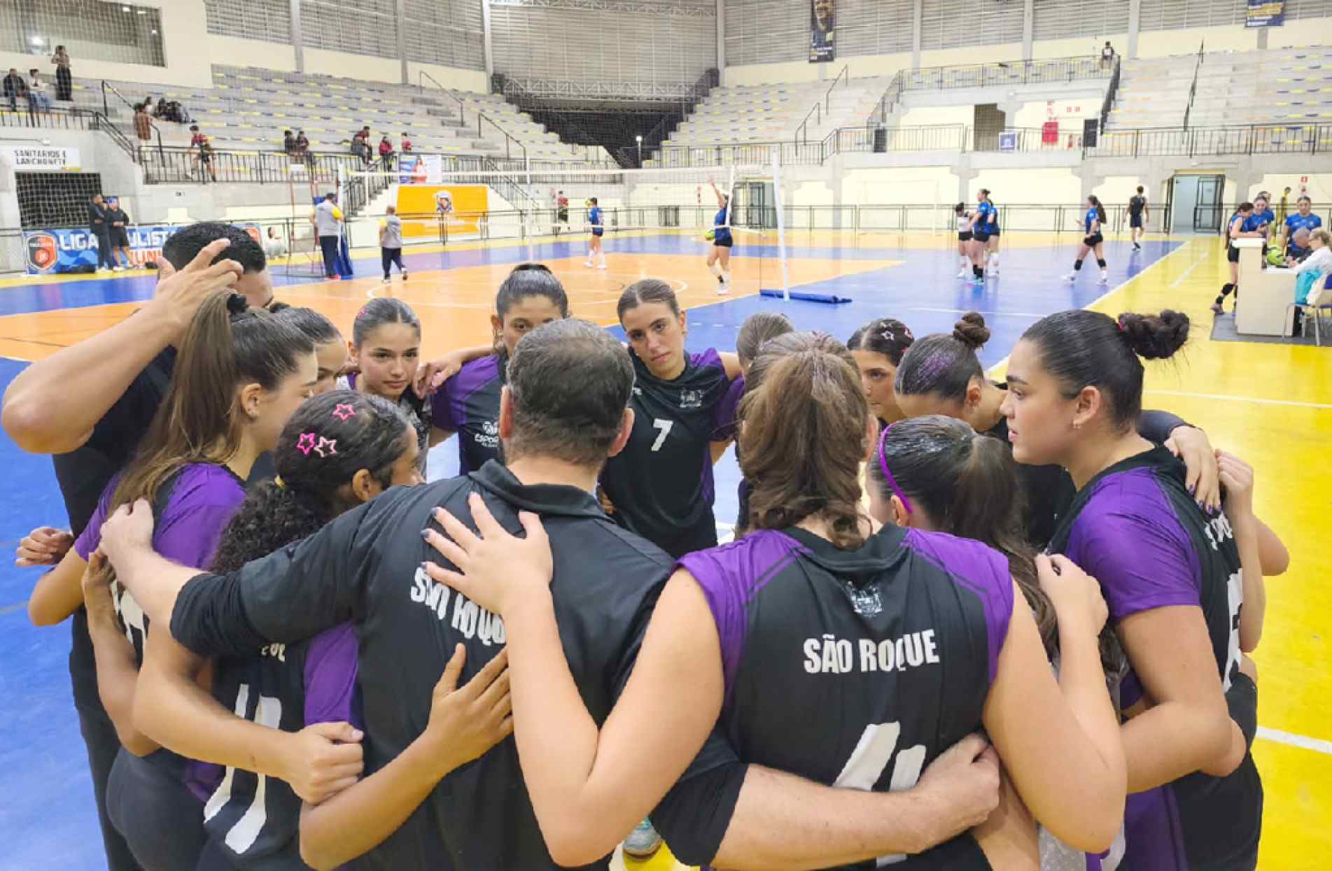 Equipe feminina participa de competições regionais
