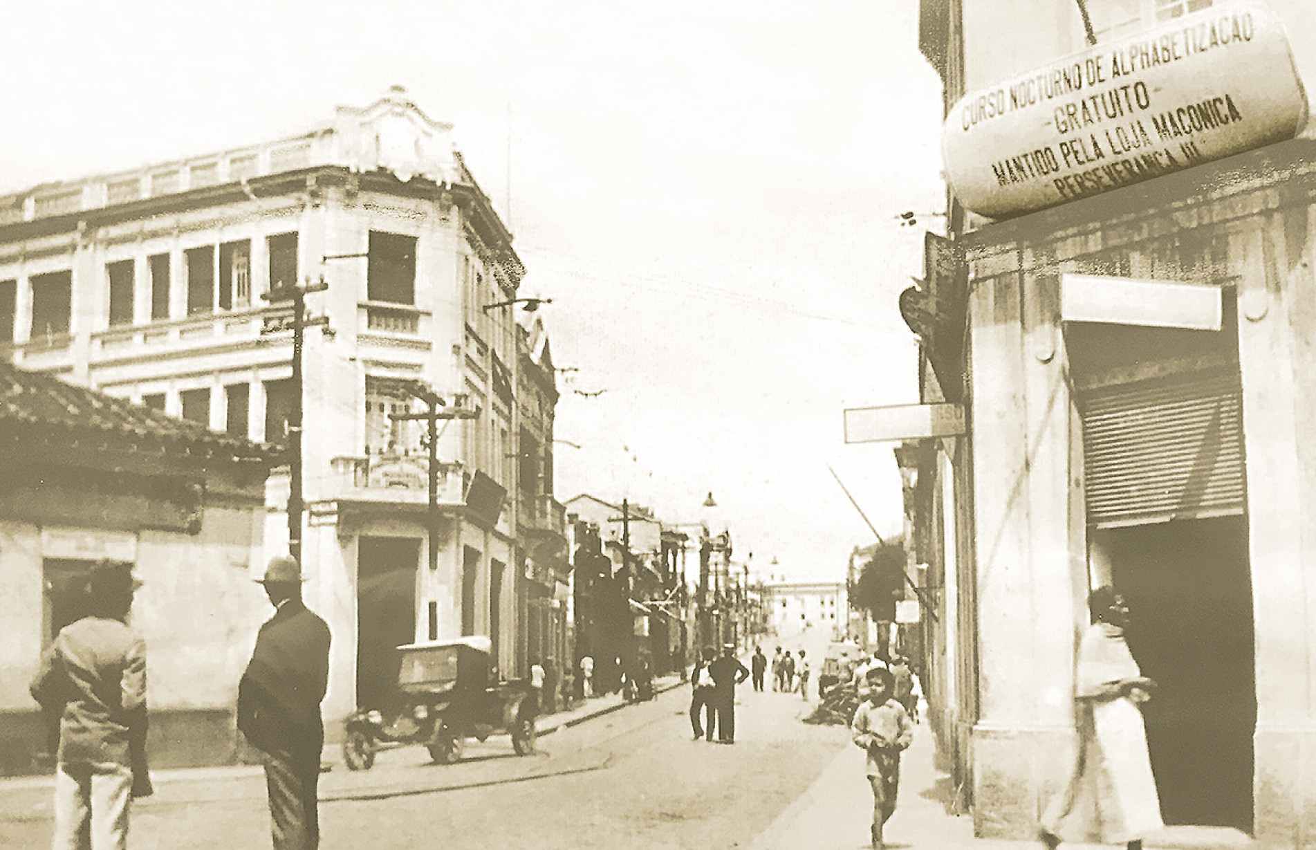 A primeira escola noturna gratuita 
de Sorocaba foi criada pela Loja 
Maçônica Perseverança III em 1879
