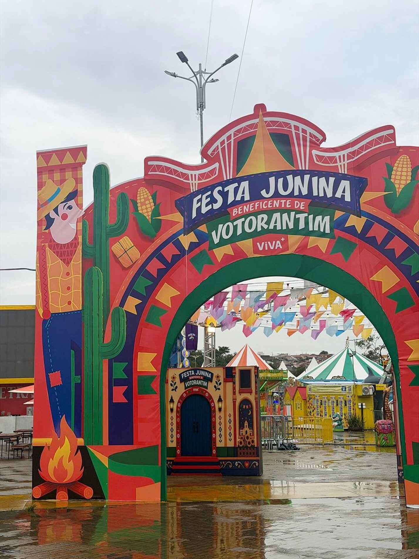 Chuva atrapalhou o público para levar crianças à
 Festa Junina de Votorantim
