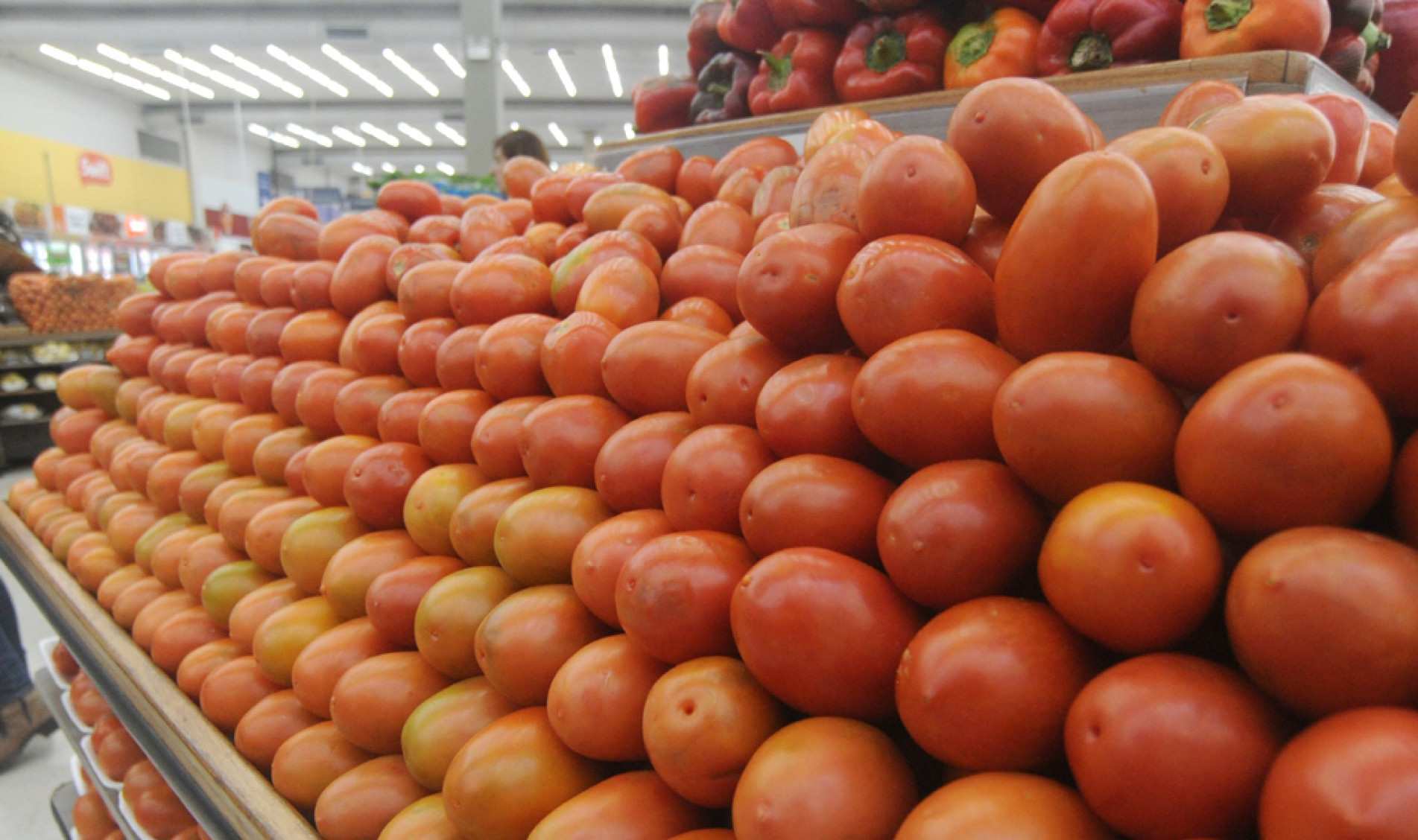 Entre os alimentos, o tomate teve uma das maiores altas