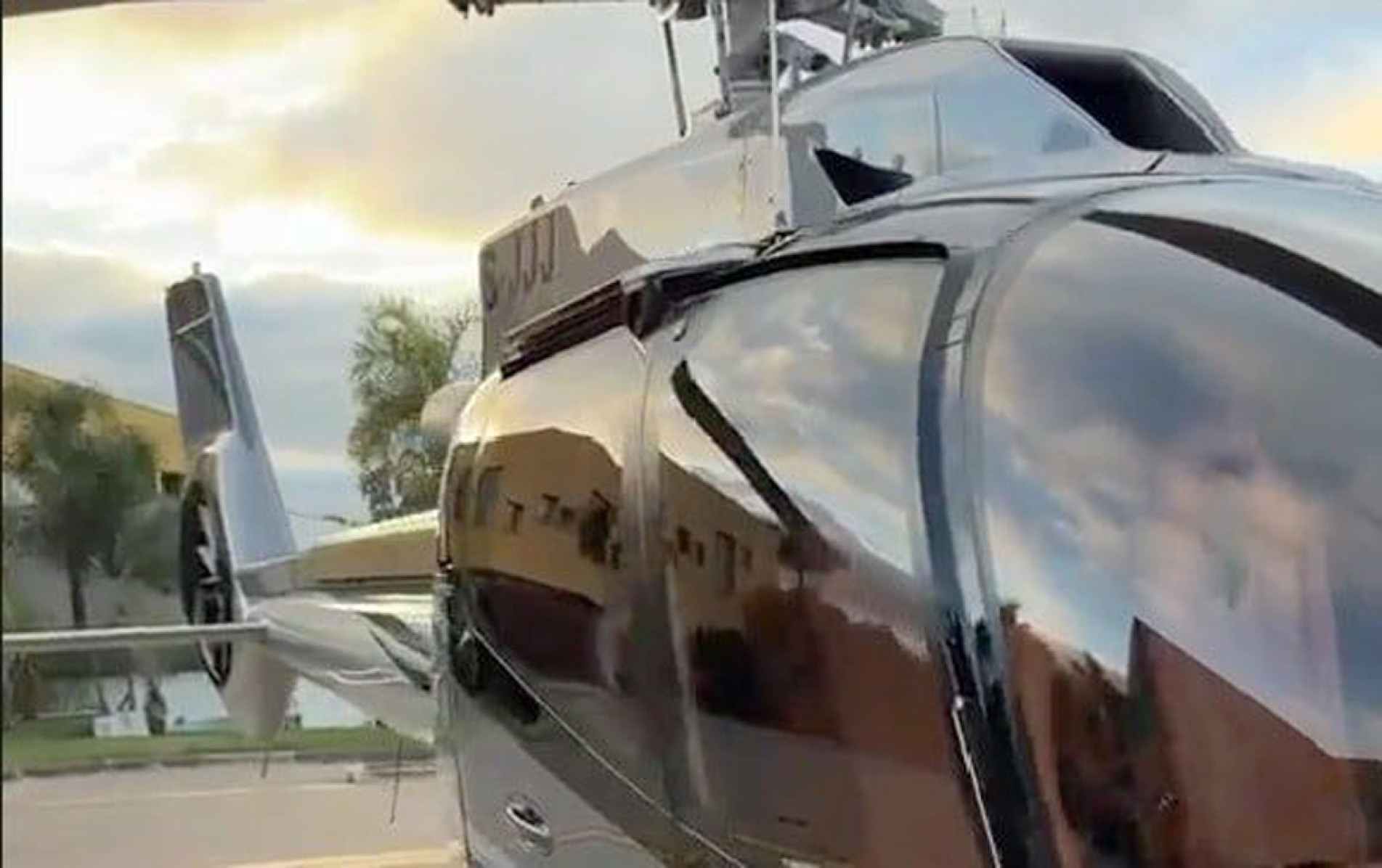 Helicóptero apreendido foi avaliado em R$ 15 milhões
