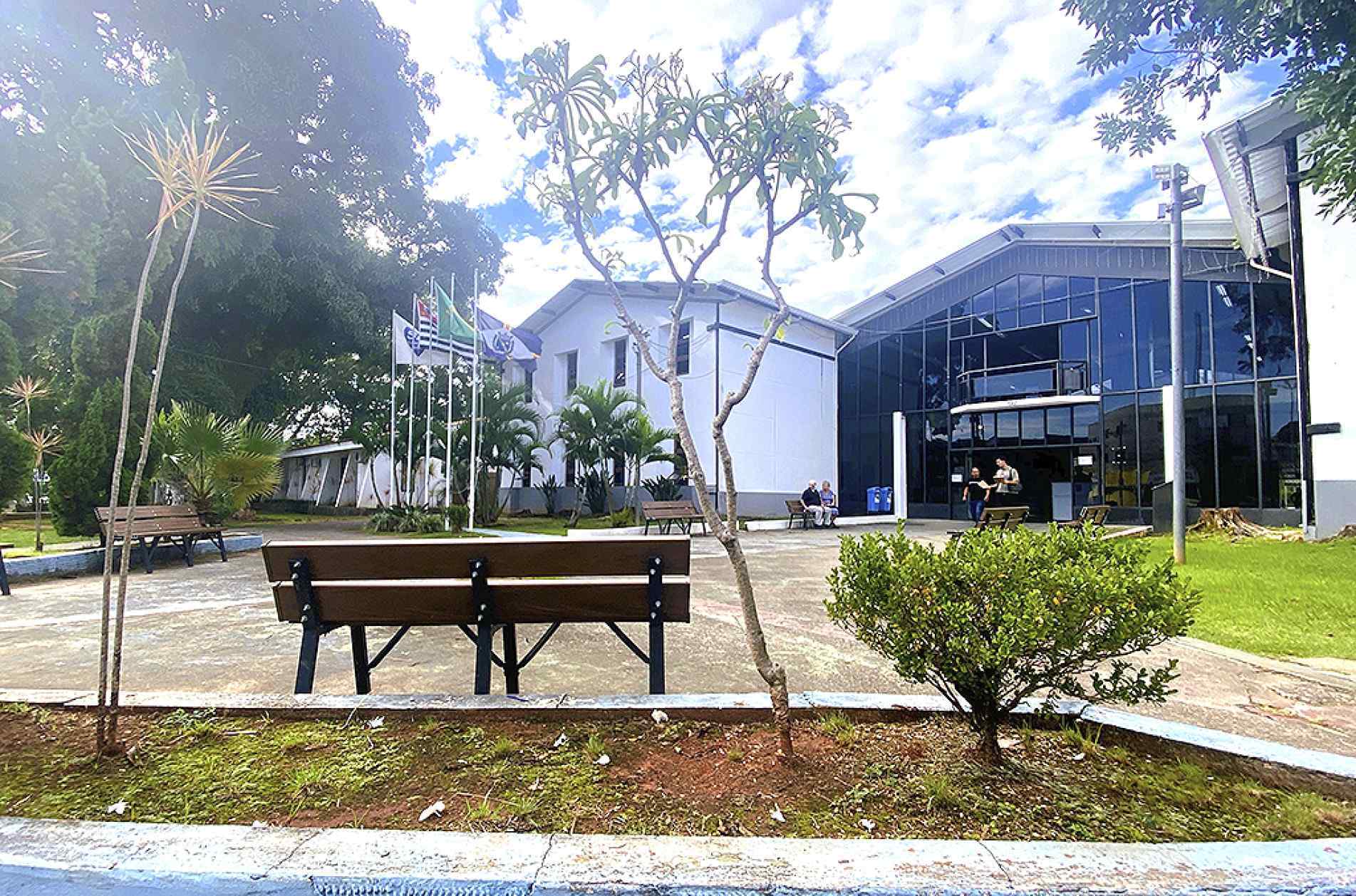 Servidores municipais voltarão a cumprir jornada das 8h às 17h a partir de segunda-feira

