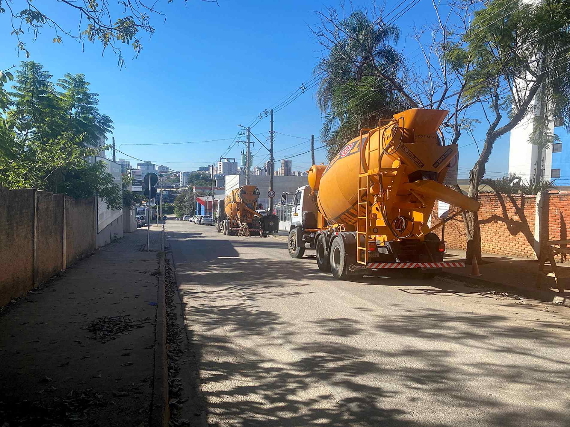 Movimento de caminhões e máquinas gera queixas 
