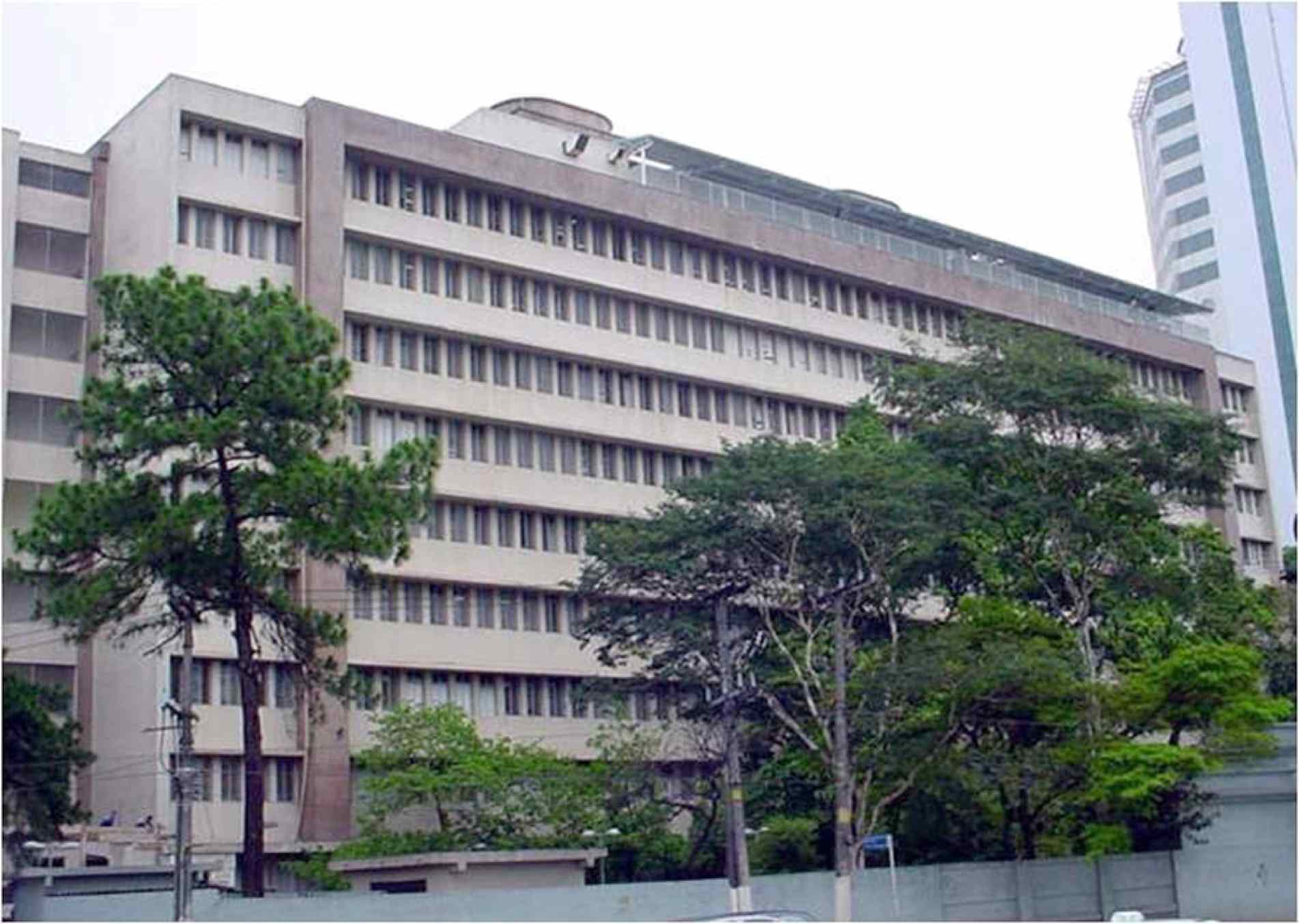 Paciente está em ala isolada do hospital Emílio Ribas, na capital 