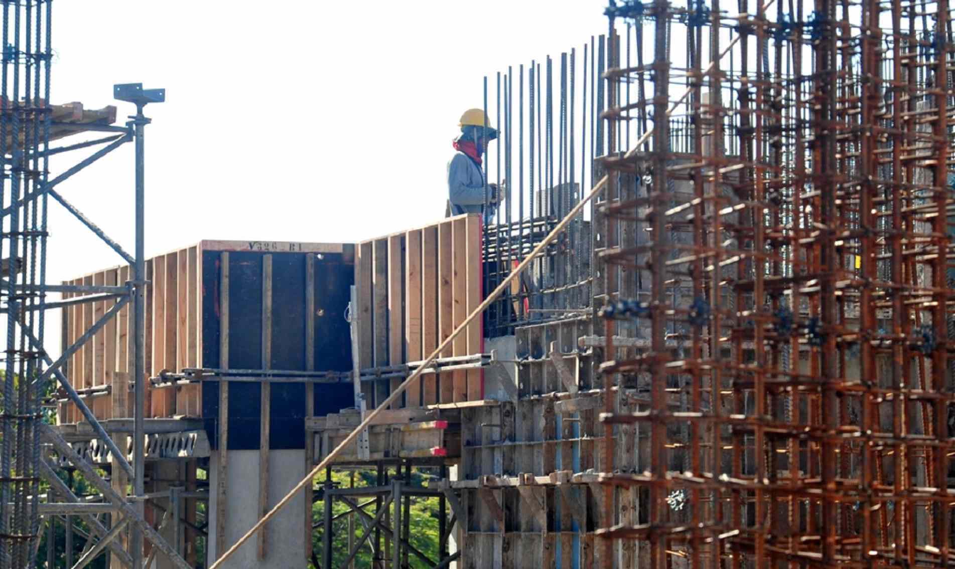 Construção civil foi o segundo setor que mais gerou empregos formais em abril, com saldo de 146 vagas, segundo dados do Novo Caged