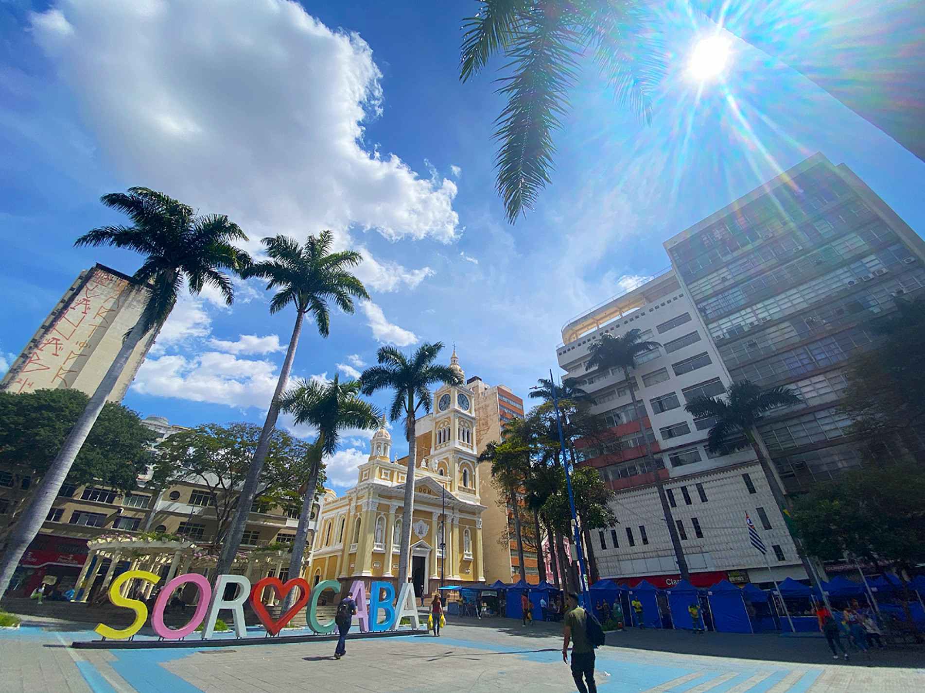 Praça Coronel Fernando Prestes e Catedral Metropolitana: 
marcos históricos e culturais da região central