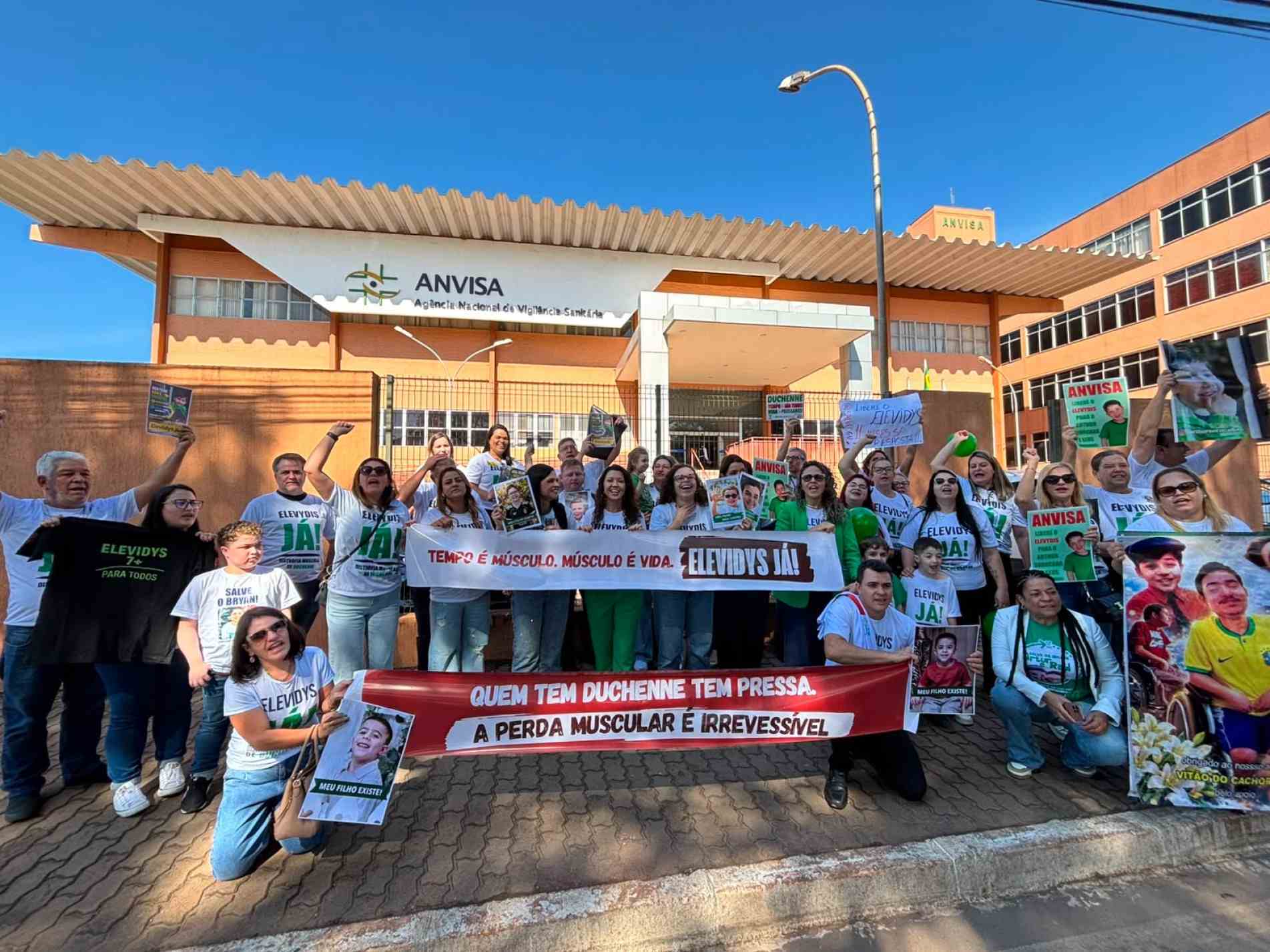 Fam&iacute;lias de outras crian&ccedil;as, tamb&eacute;m com Distrofia Muscular de Duchenne, se unem &agrave; causa