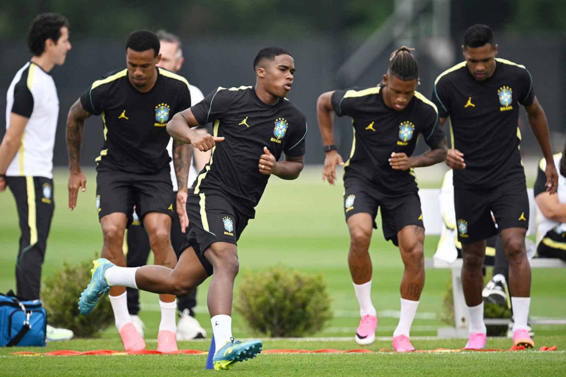 Grupo treinou e expectativa é de que Endrick possa entrar durante o jogo na Filadélfia
