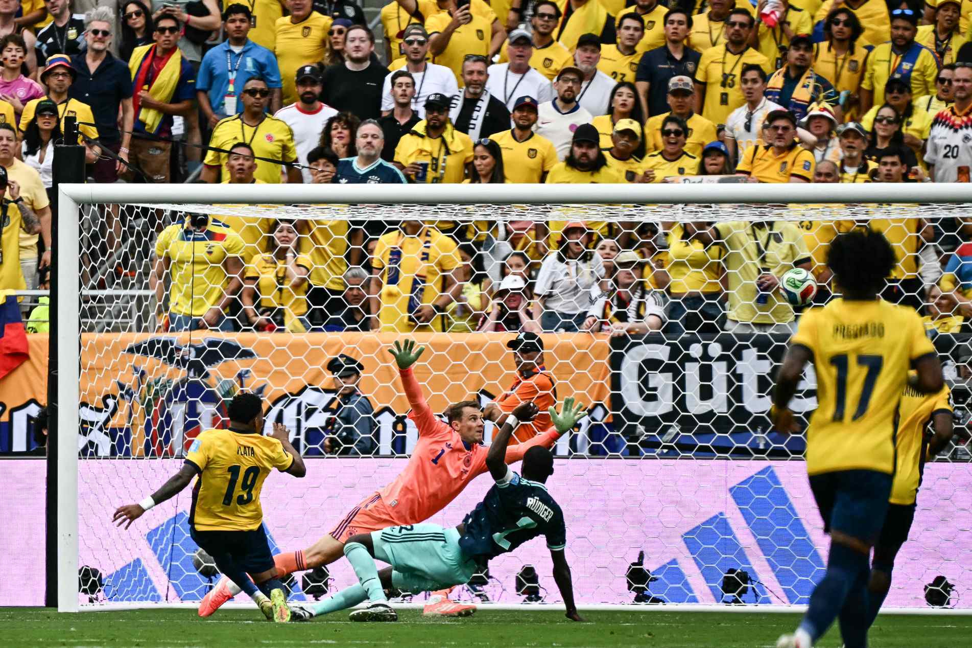 Equador surpreende e vence a Alemanha