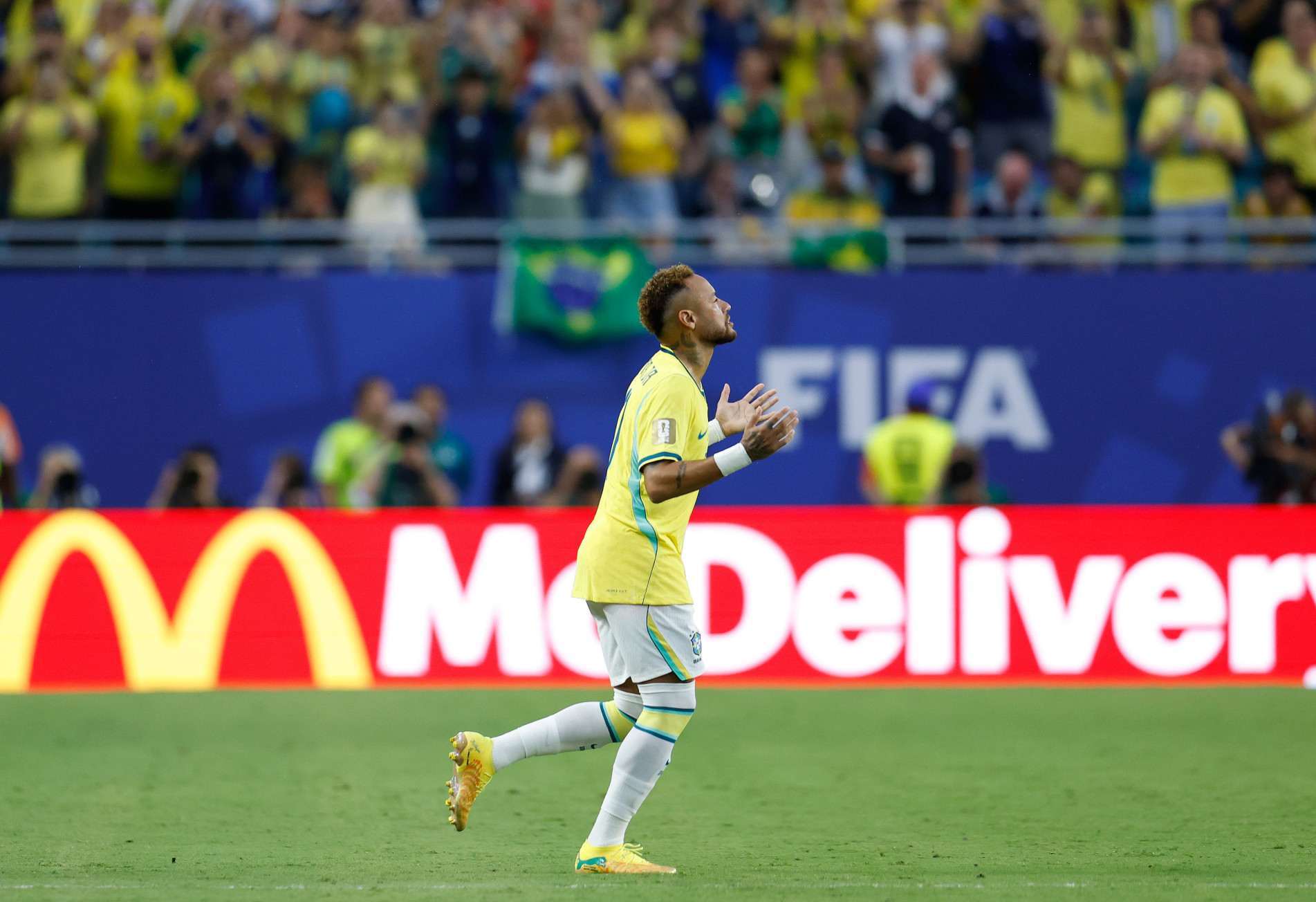 Neymar se torna o segundo jogador da história a vestir a camisa 10 da seleção em quatro Copas do Mundo