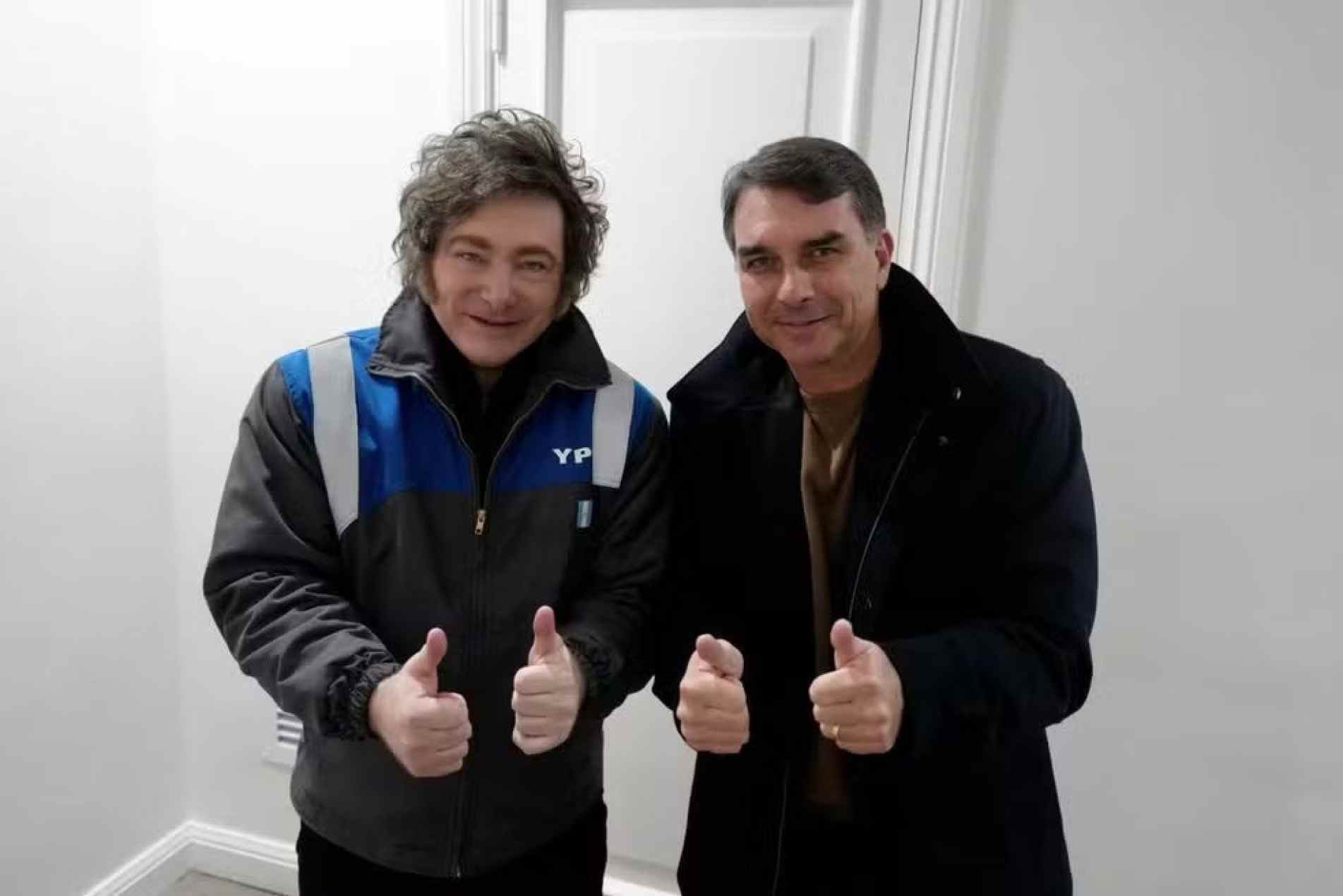 Milei e Flávio Bolsonaro