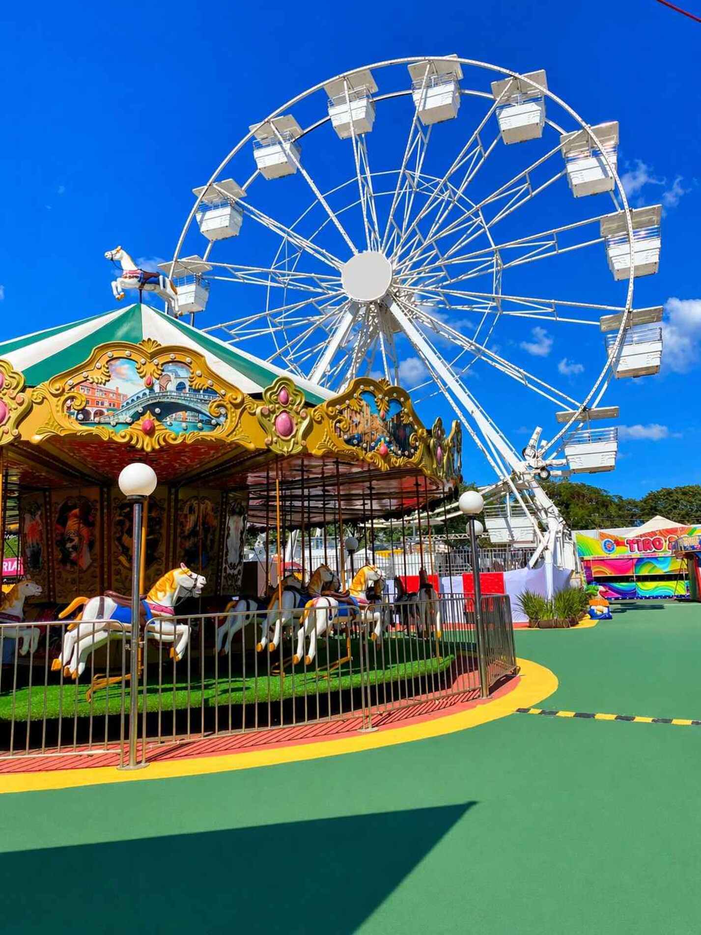 Festa terá novo parque de diversões com mais de 20 atrações, incluindo montanha-russa com looping e brinquedos para crianças
