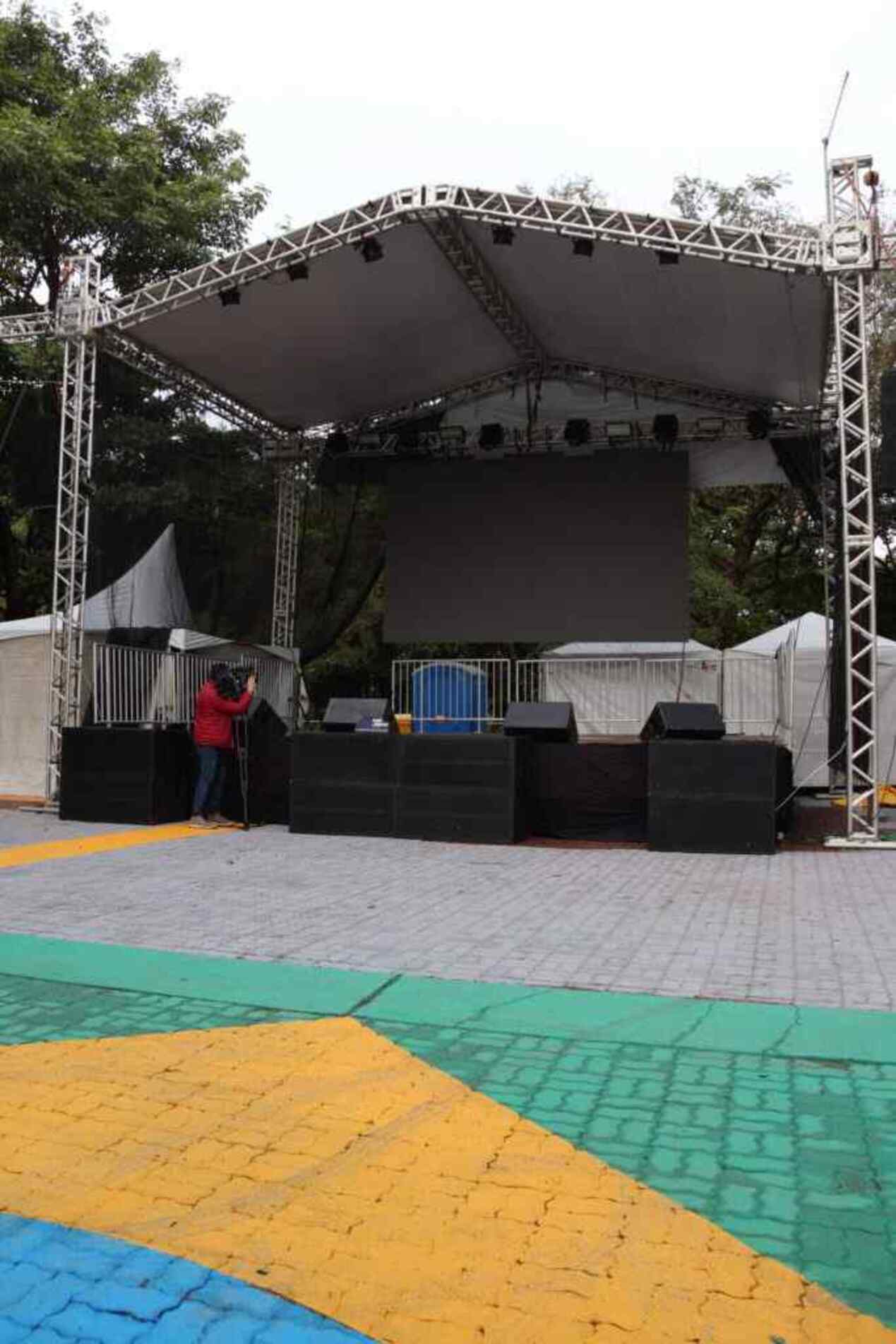  Cidades da região prepararam espaços com telões, música e praça de alimentação para reunir moradores
