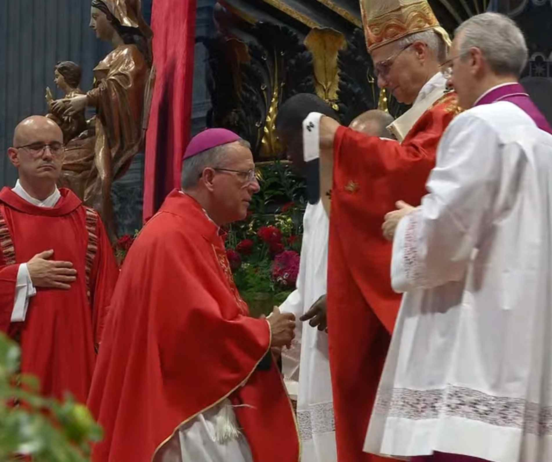 Dom José Roberto Fortes Palau, acerbispo de Sorocaba,
durante cerimônia ocorrida na Basílica de São Pedro