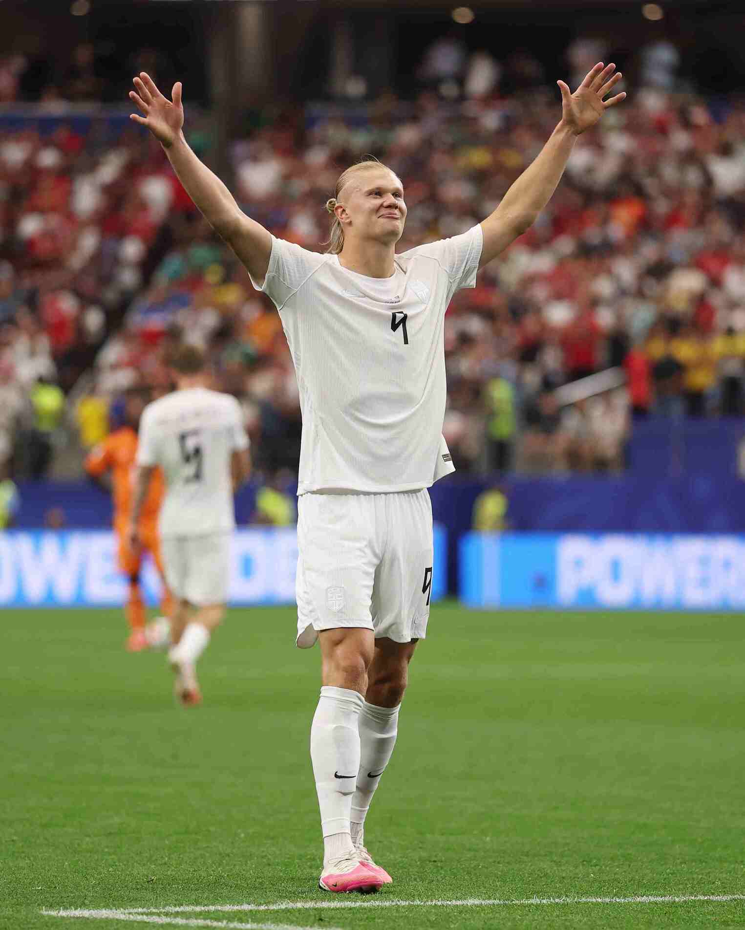 A estrela norueguesa Erling Haaland fez o gol que classificou o time para encarar o Brasil