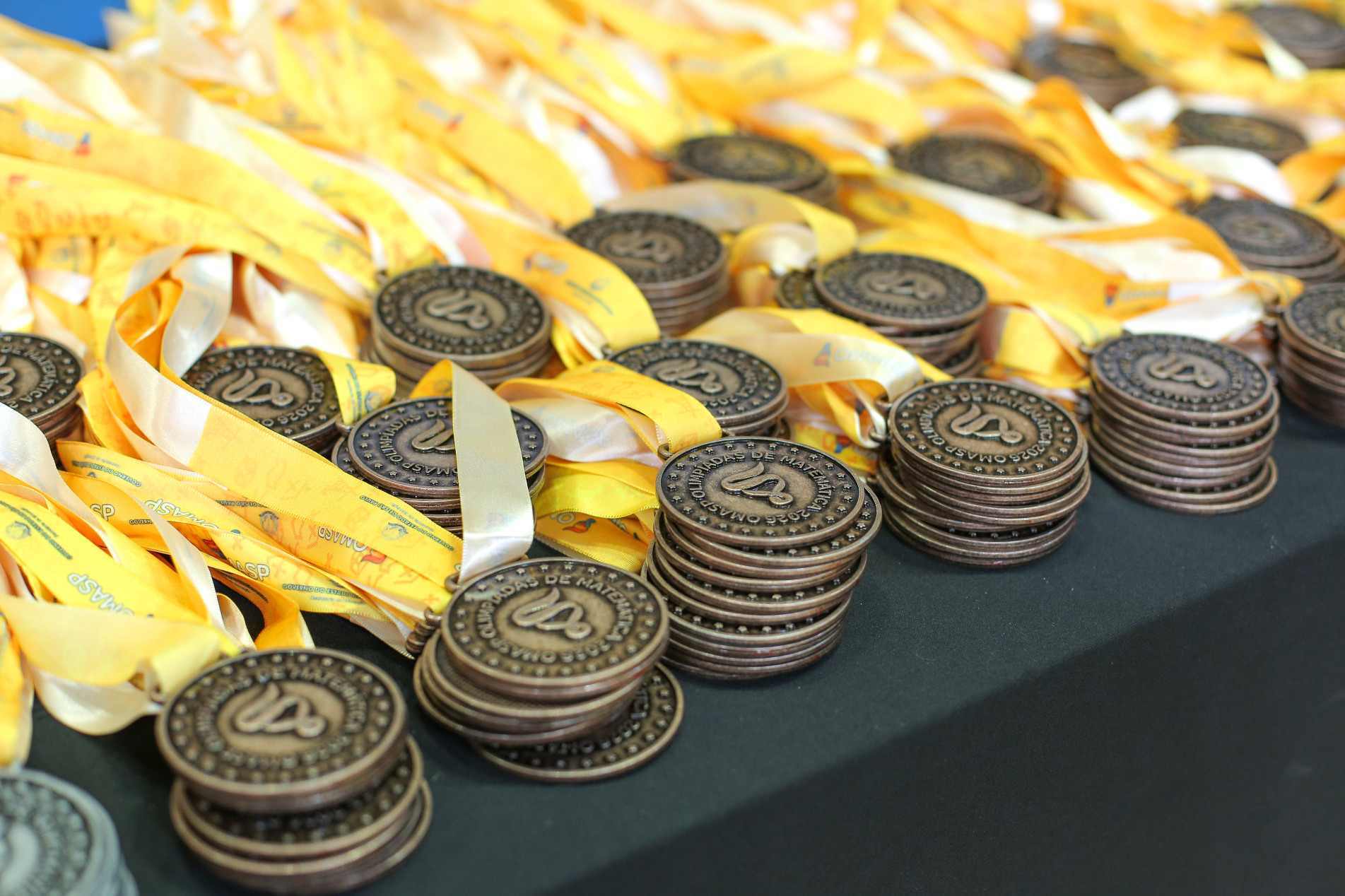 Alunos são premiados com 
medalhas de ouro, prata e bronze