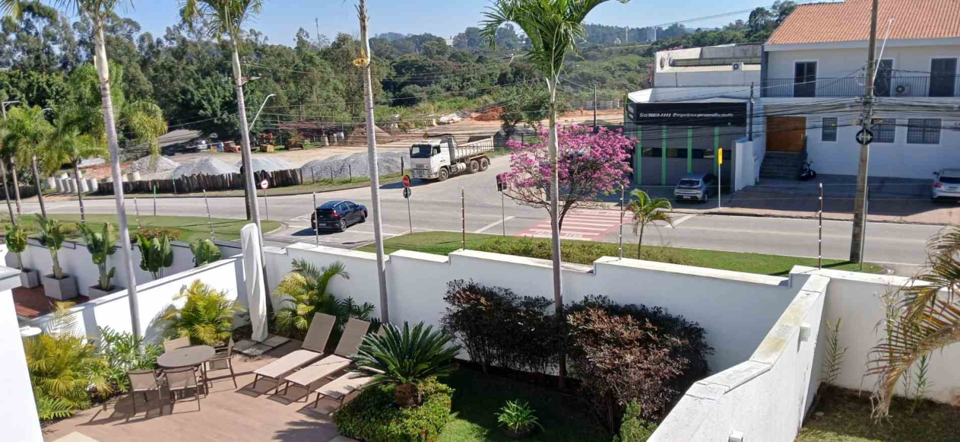 Local tem registrado movimentação intensa de caminhões pesados