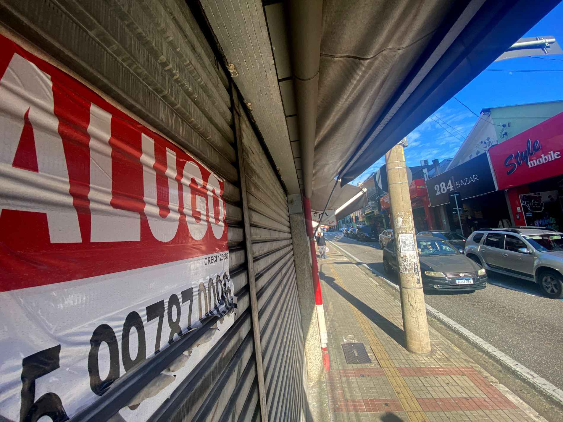 Muitos pontos comerciais est&atilde;o fechados e para alugar em ruas da regi&atilde;o central, R. Monsenhor Jo&atilde;o Soares 