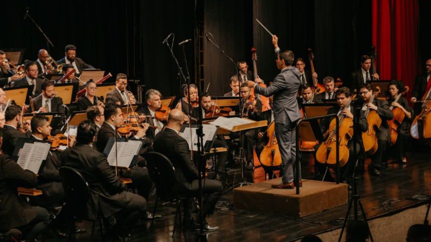 A apresenta&ccedil;&atilde;o tem in&iacute;cio &agrave;s 20h com a participa&ccedil;&atilde;o dos violinistas Lucas Braga e Julia Poetain Braga e reg&ecirc;ncia de Abner Antunes