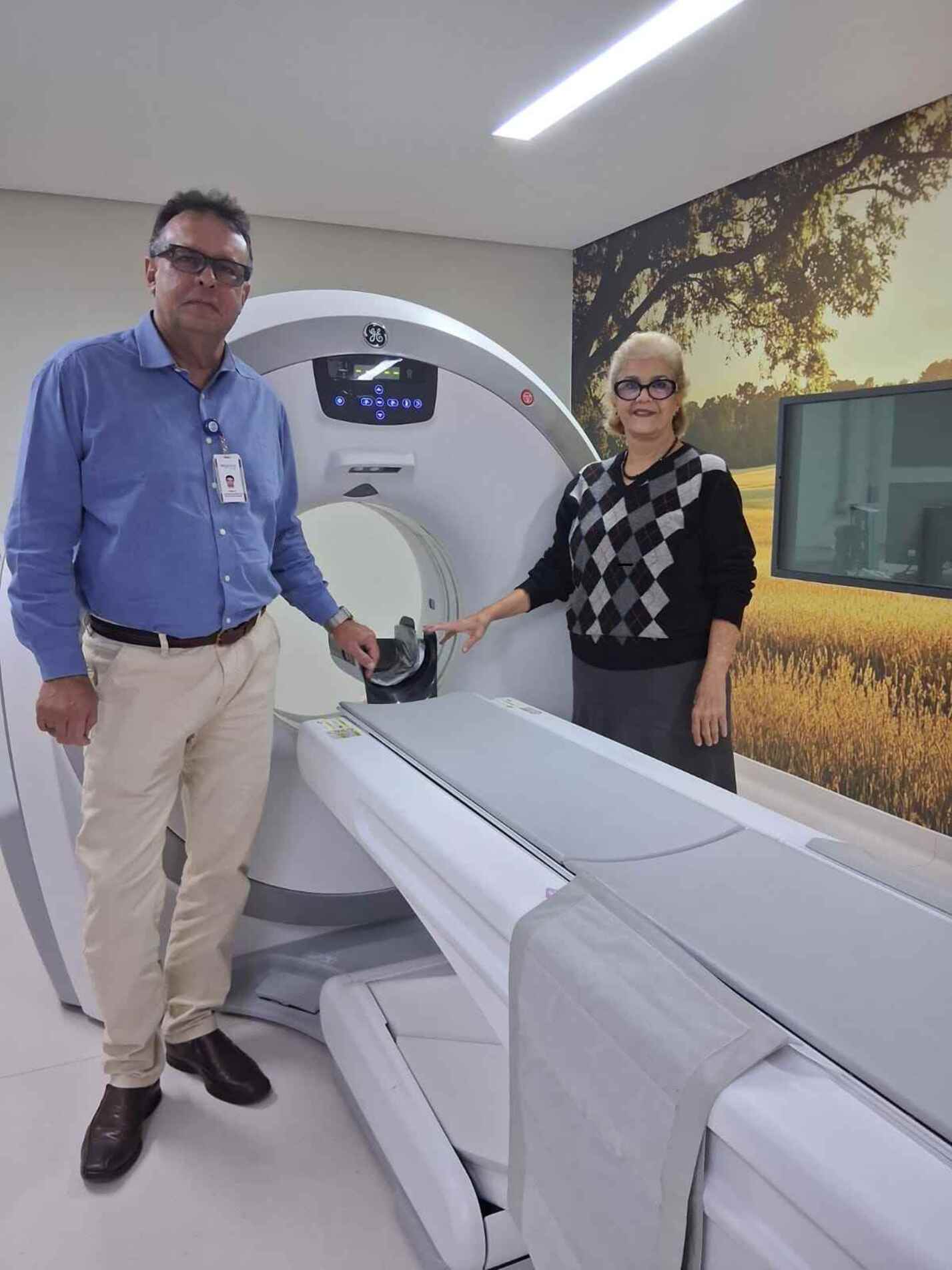 Maristela Honda e Paulo Quintaes
acompanharam a instalação do equipamento 