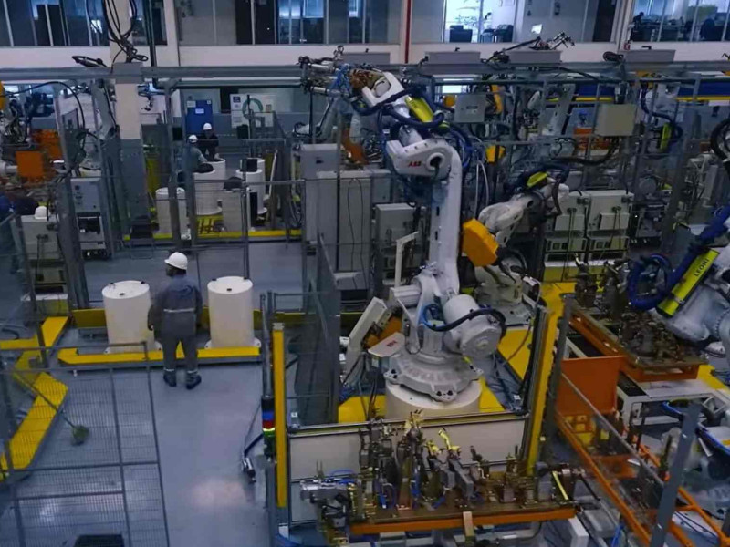500+ robôs reaproveitados: revolução da automação em Sorocaba 🤖♻️