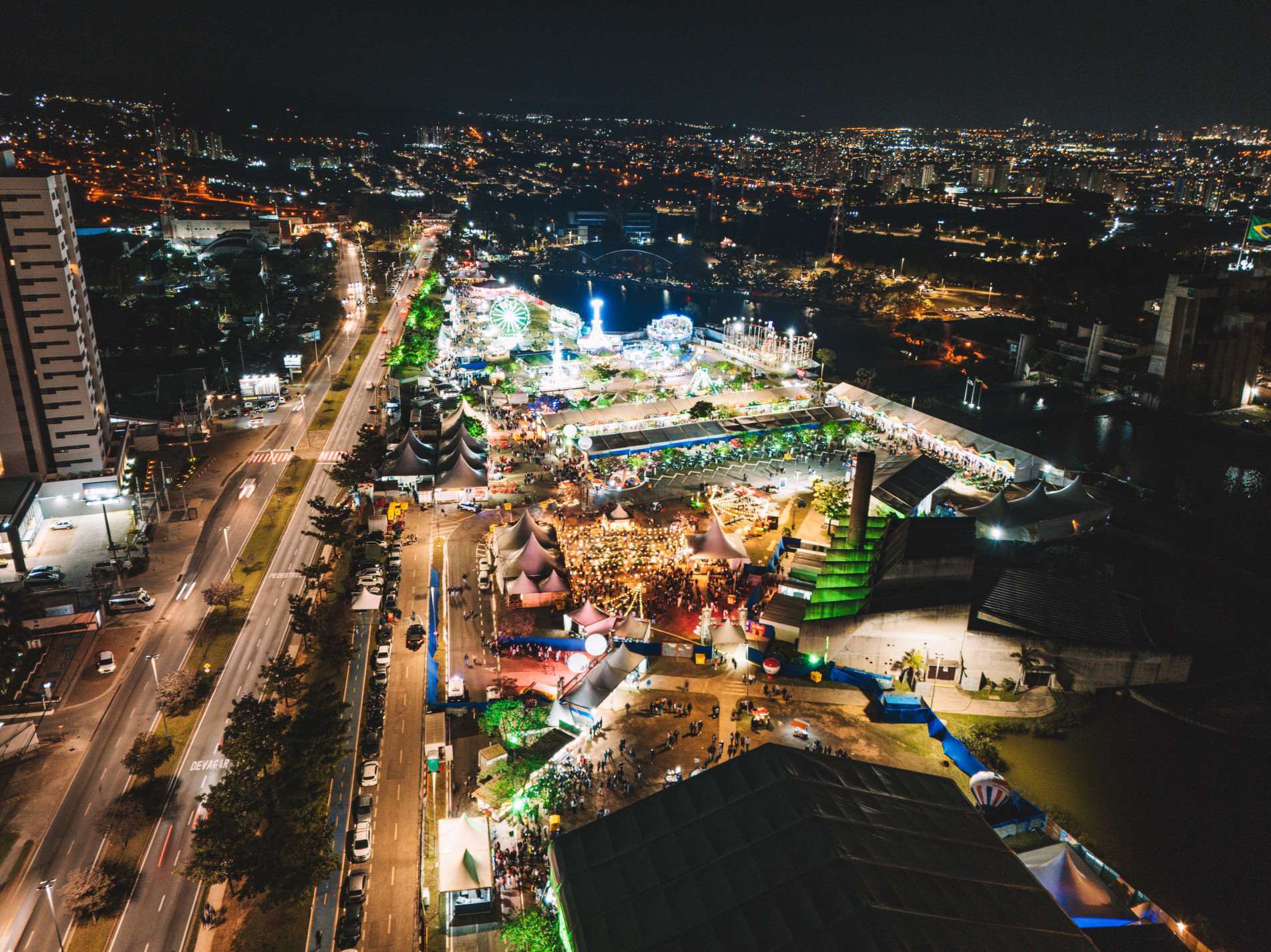 A 45ª Festa Julina Beneficente de Sorocaba ­ Arraiá da Família começa hoje (8), no estacionamento do Paço Municipal, e segue até 2 de agosto com uma programação que reúne música, humor, gastronomia típica, parque de diversões e ações beneficentes