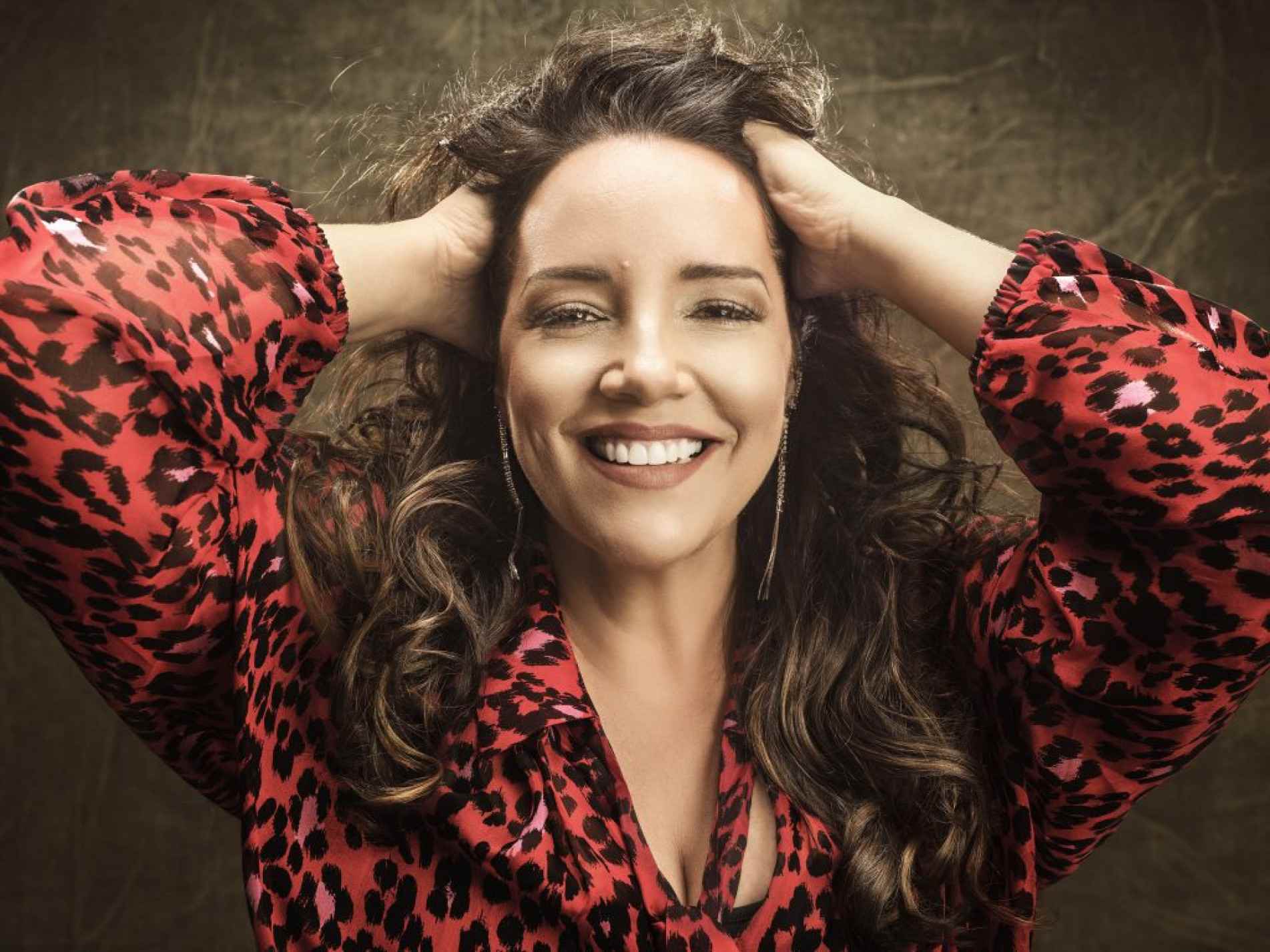 A cantora e compositora Ana Carolina promete agitar a noite do 