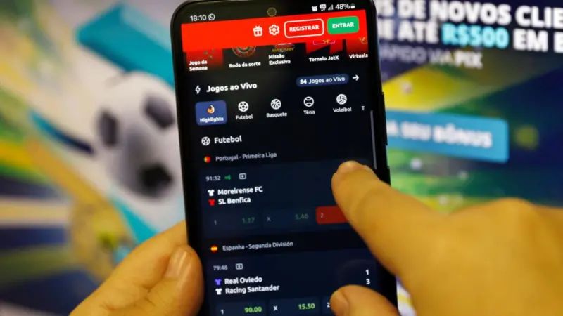 Apesar de lei, apostador compulsivo recebe mais incentivo dos sites para jogar