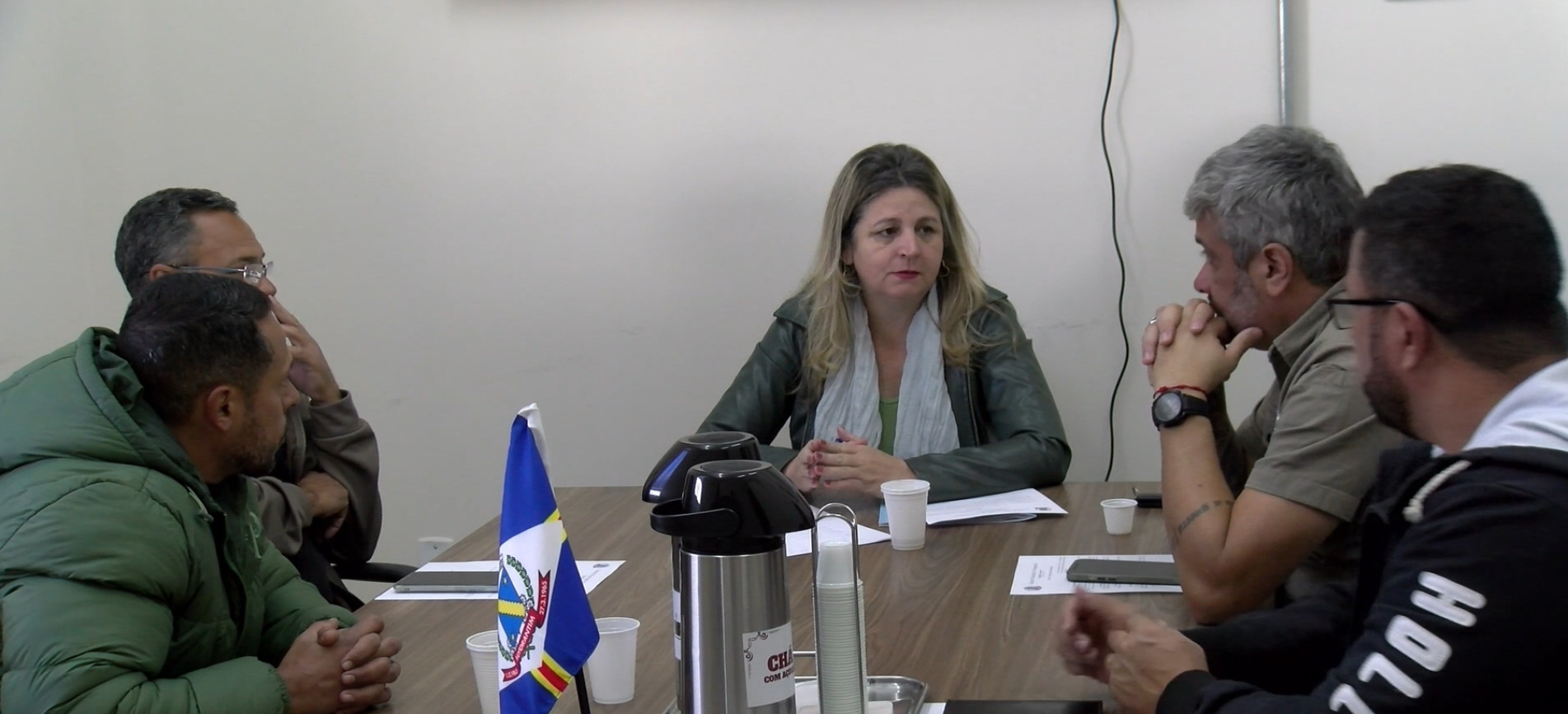 Os cinco integrantes presentes votaram, por unanimidade, 
pelo prosseguimento das apurações