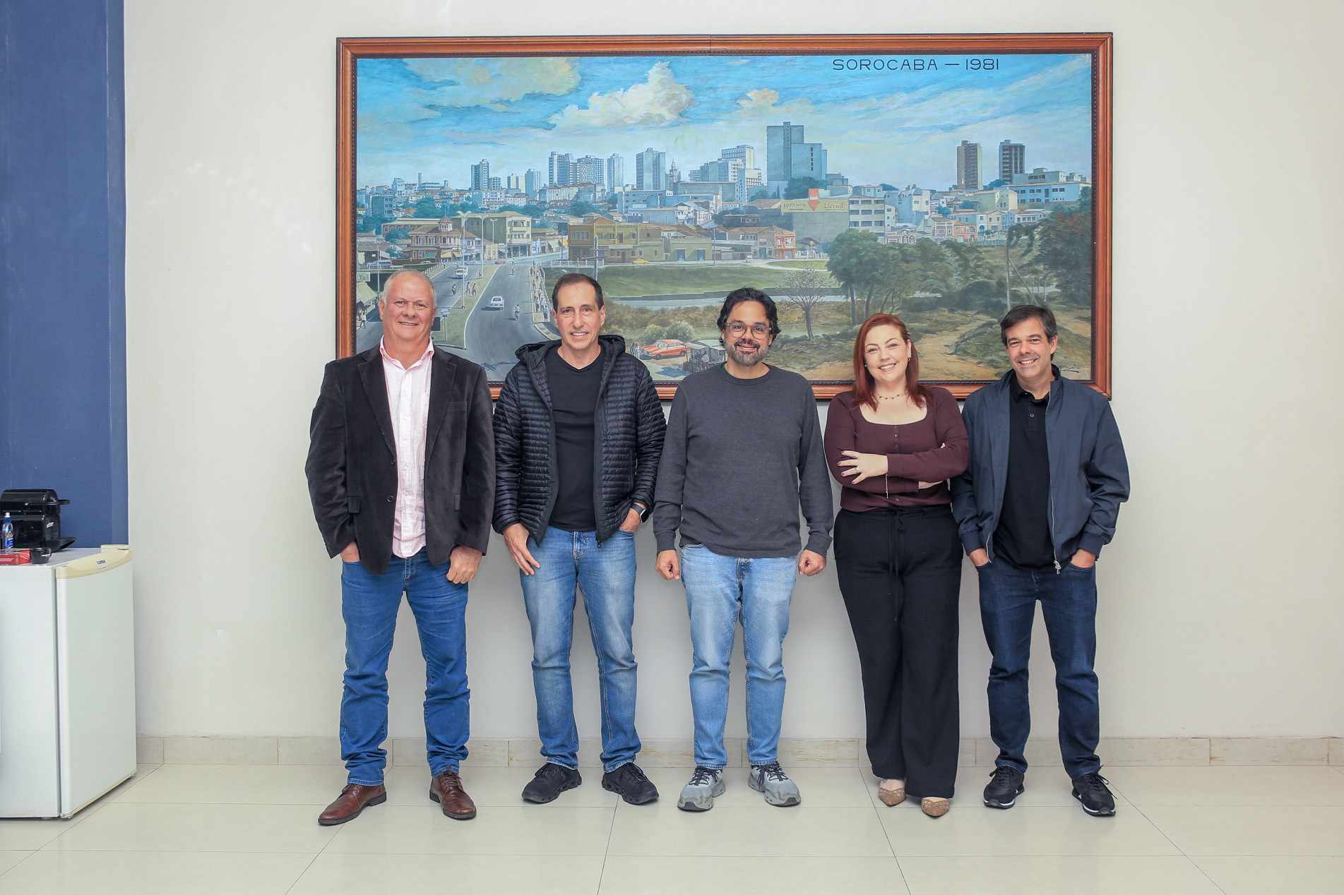 Na foto, da esquerda para a direita, o diretor editorial da FUA, Rubens Cury Basso; Claudio Vasques Esteves, diretor executivo da Karvas; Marcelo Galli, diretor executivo da GRM; a diretora comercial Maite Dubeaue e Gustavo Galli