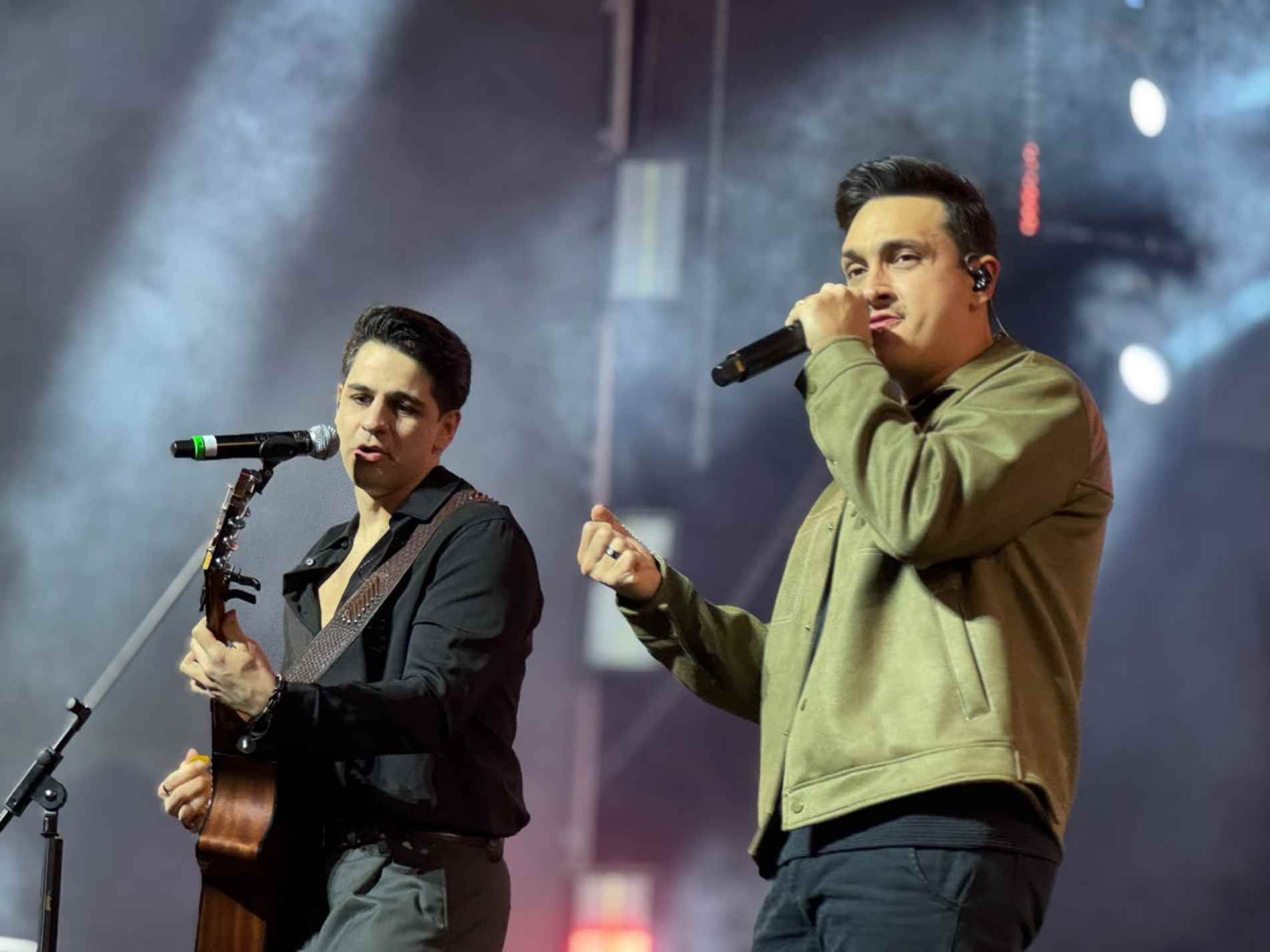 Túlio e Gabriel levaram o sertanejo ao palco da Festa Julina Beneficente de Sorocaba e emocionaram o público com uma homenagem a Marília Mendonça