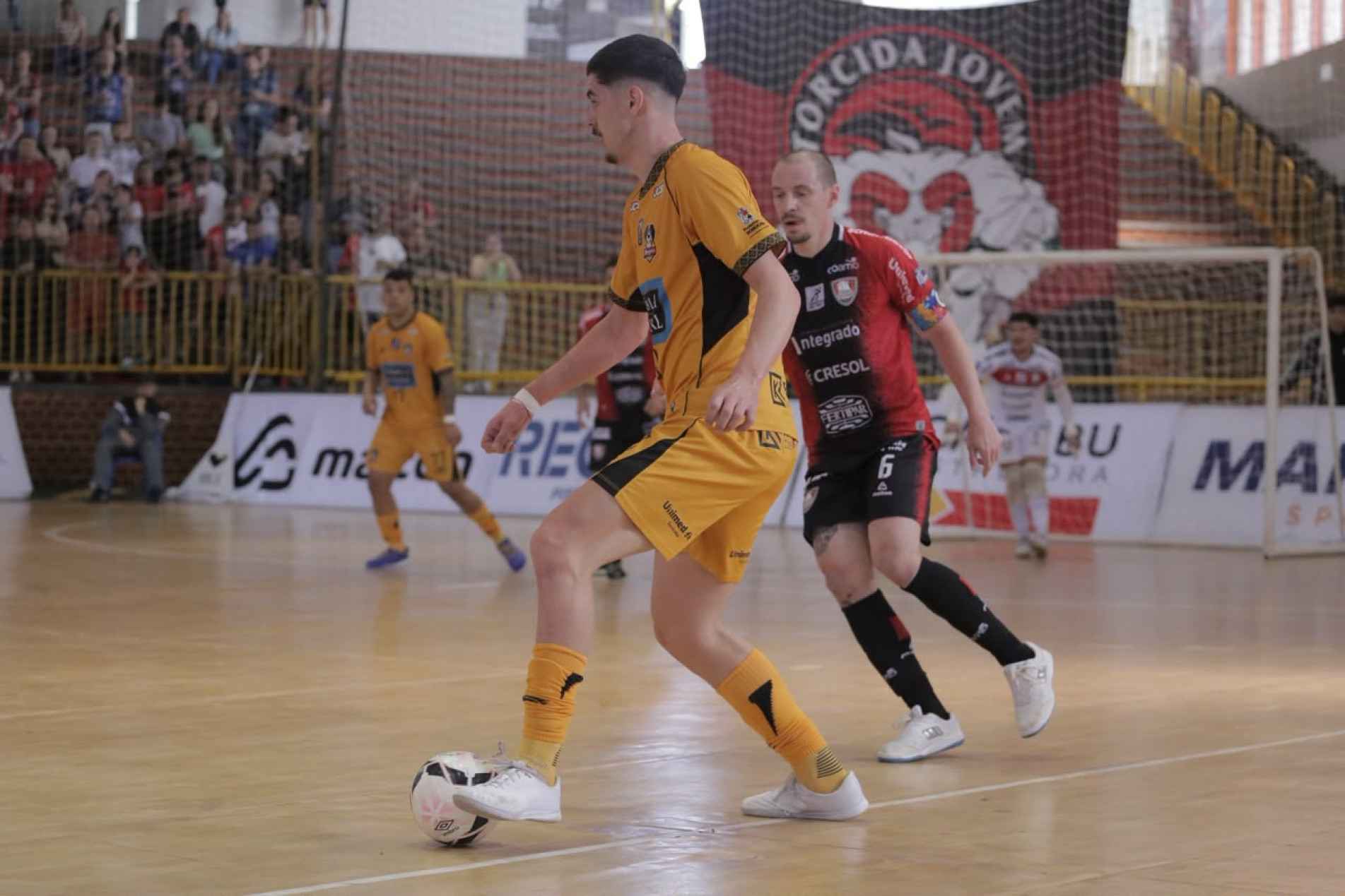 Com o resultado, o Magnus chegou a 27 pontos em 13 jogos