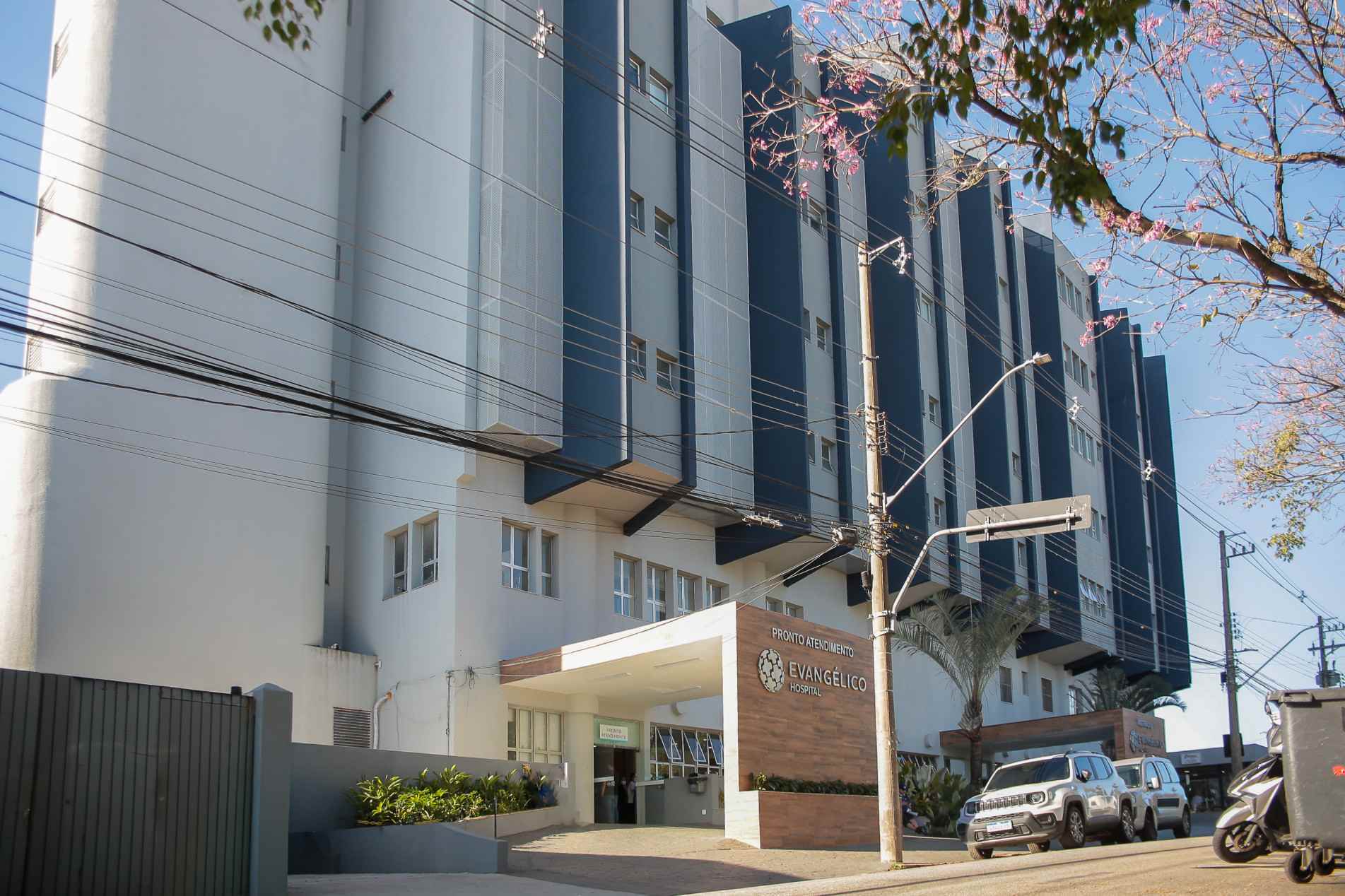 Bebê foi achado por um paciente no banheiro do Hospital Evangélico, em Sorocaba, na tarde de domingo; unidade prestou atendimento e colabora nas investigações