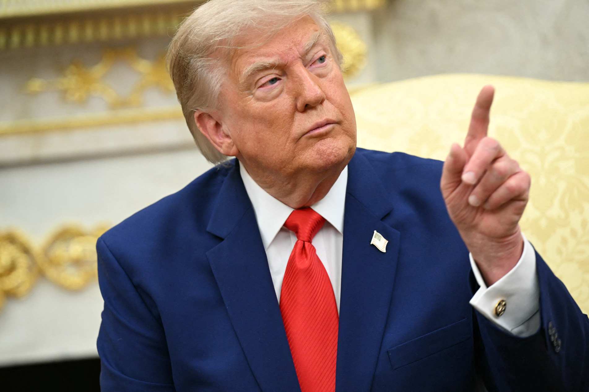 Trump assinou decreto que aumenta tarifa ao país vizinho