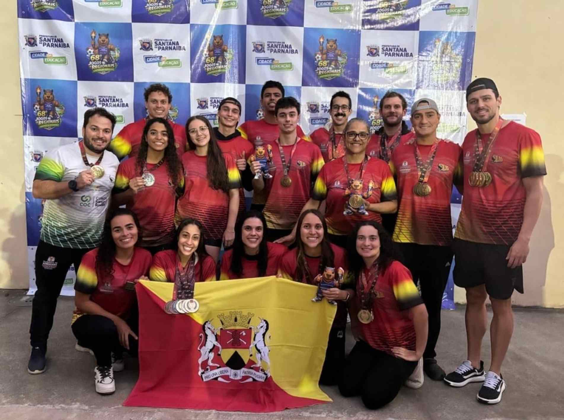 Pentacampeãs no Feminino e vice-campeões no Masculino na natação