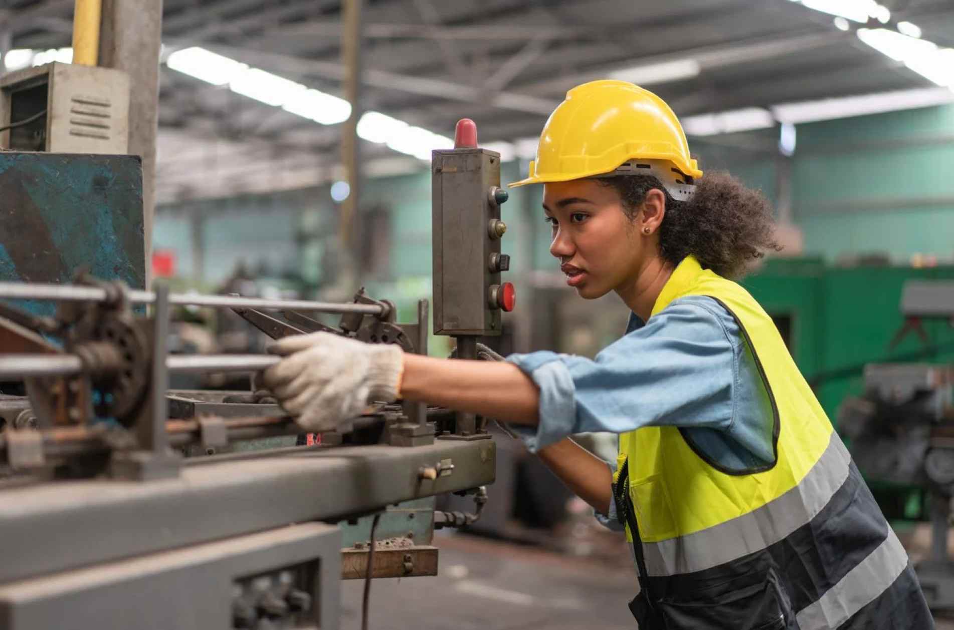 Indústria e transporte precisam de trabalhadores