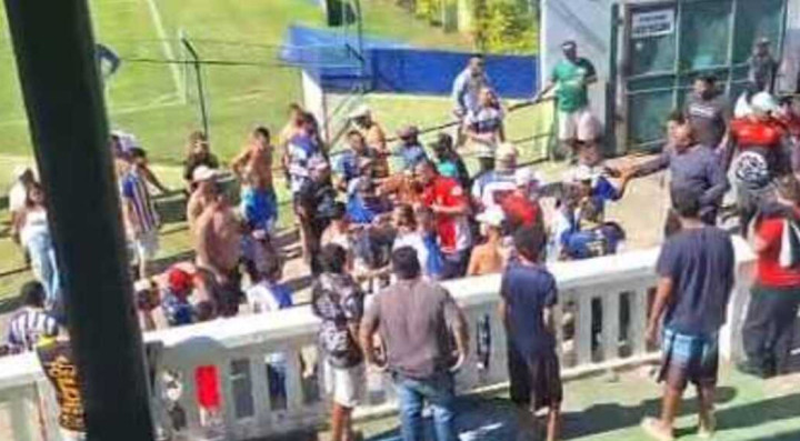 Briga entre torcedores ap&oacute;s o jogo da segunda etapa das quartas de final do varzeano de Votorantim