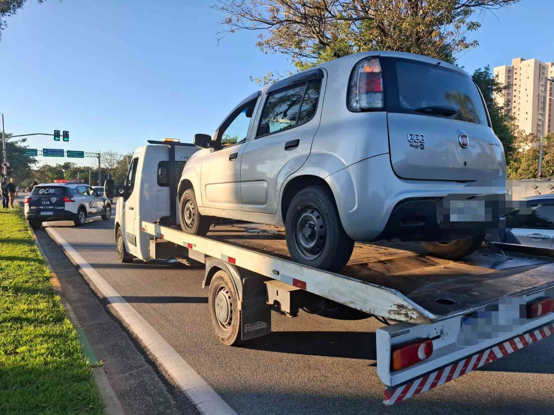 O veículo acumulava 203 multas de trânsito e mais de R$ 81 mil em débitos