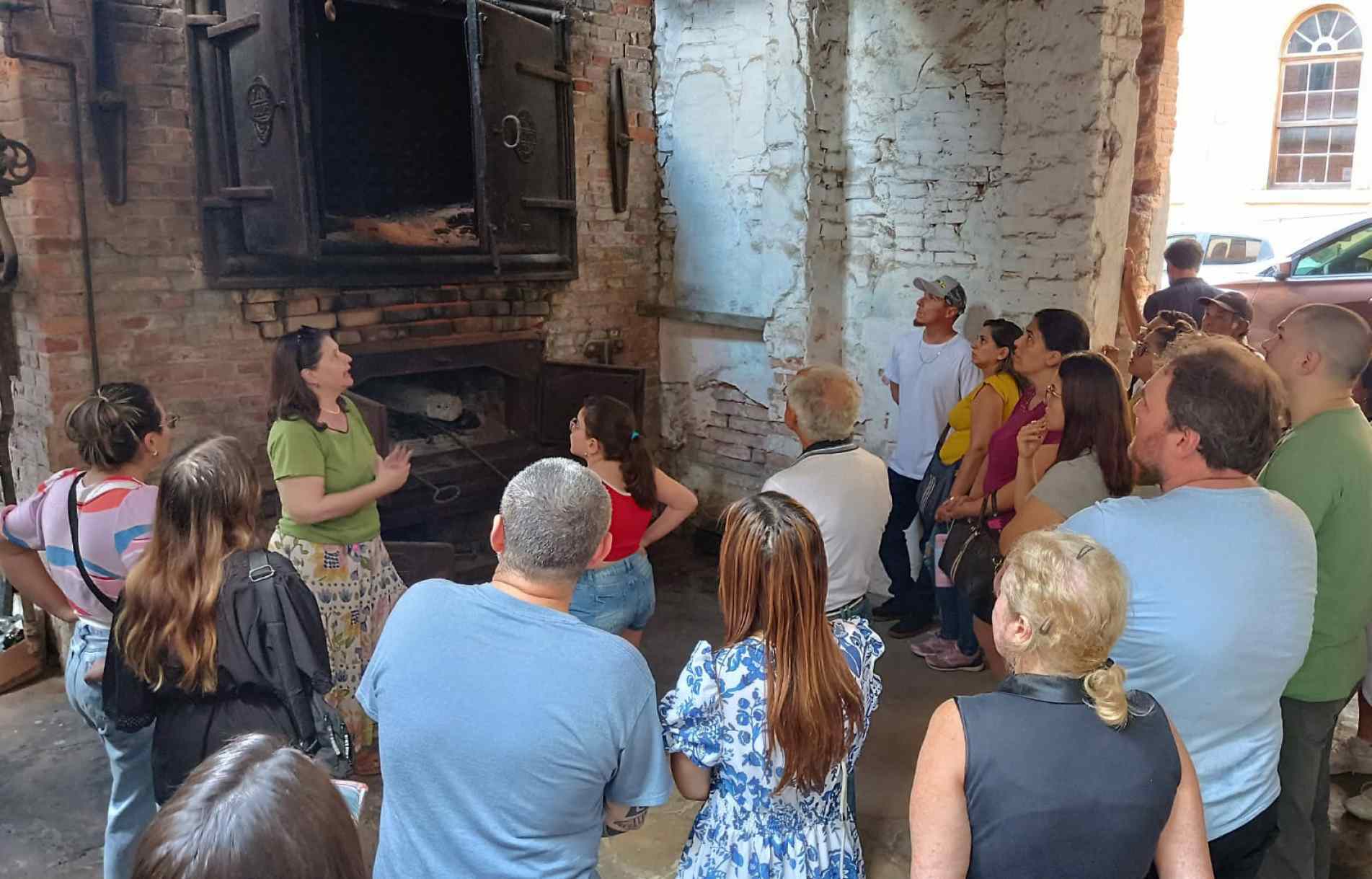 Evento reúne colecionismo, música, personagens históricos 
e visita guiada ao patrimônio centenário
