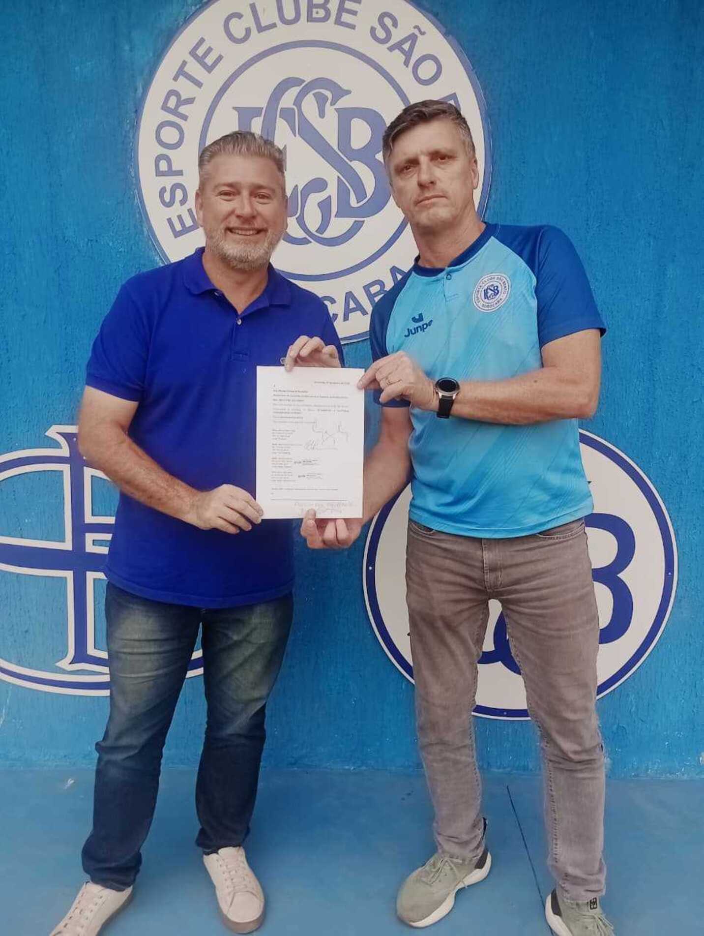 Márcio Rogério ao lado do secretário José Luiz Drey