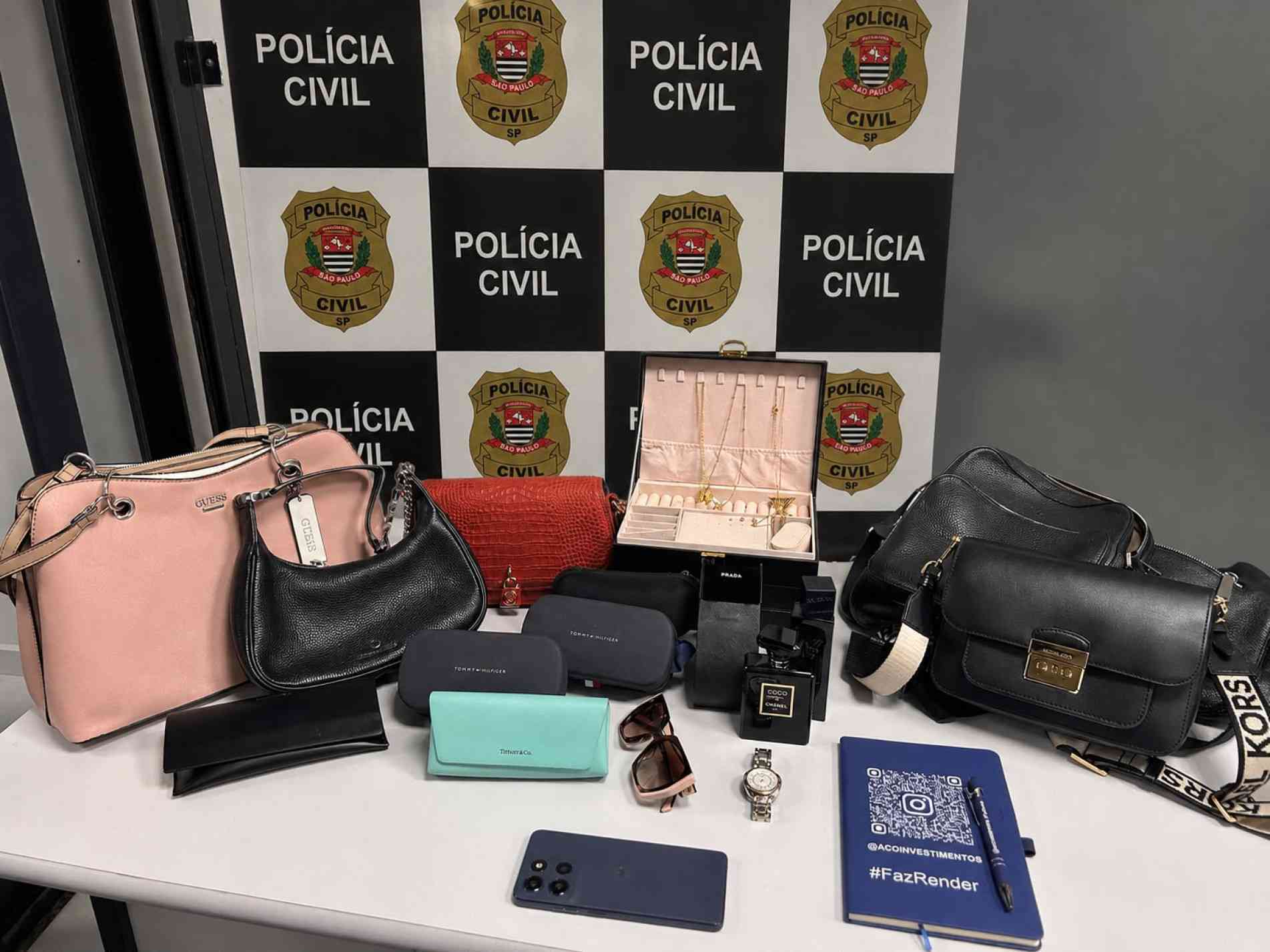 Itens apreendidos durante a operação