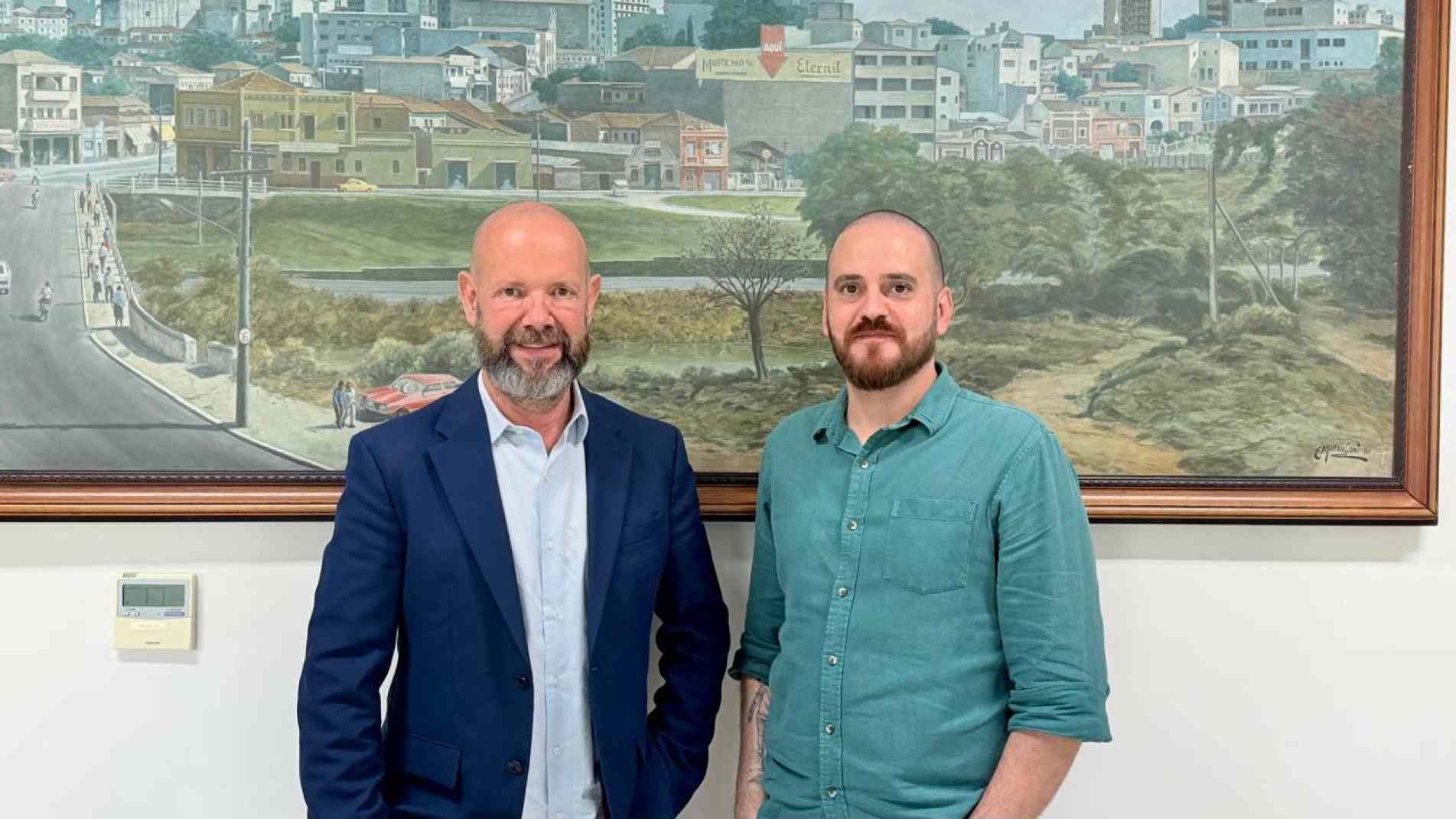 Na foto, da esquerda para a direita, o diretor 
comercial da TV Tem, Itamar Ferrucci e o gerente 
de inteligência comercial, Fernando Negrini