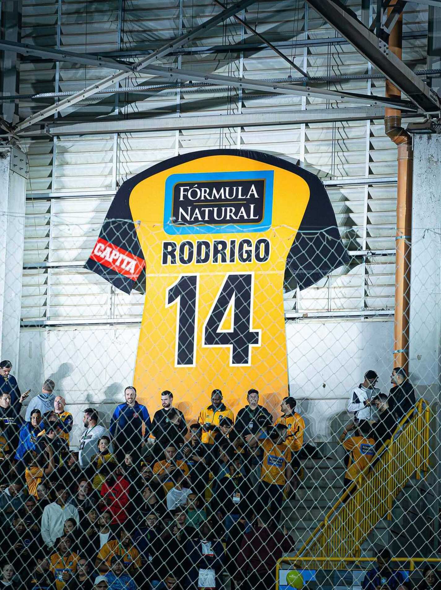 Camisa 14 de Rodrigo Capita, eternizada na Arena Sorocaba