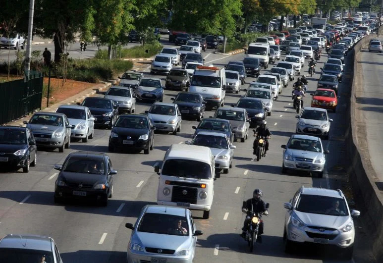 No mês de julho, foram licenciados veículos com placas de final 1 e 2 que, juntos, somam 2,8 milhões de unidades já regularizadas.