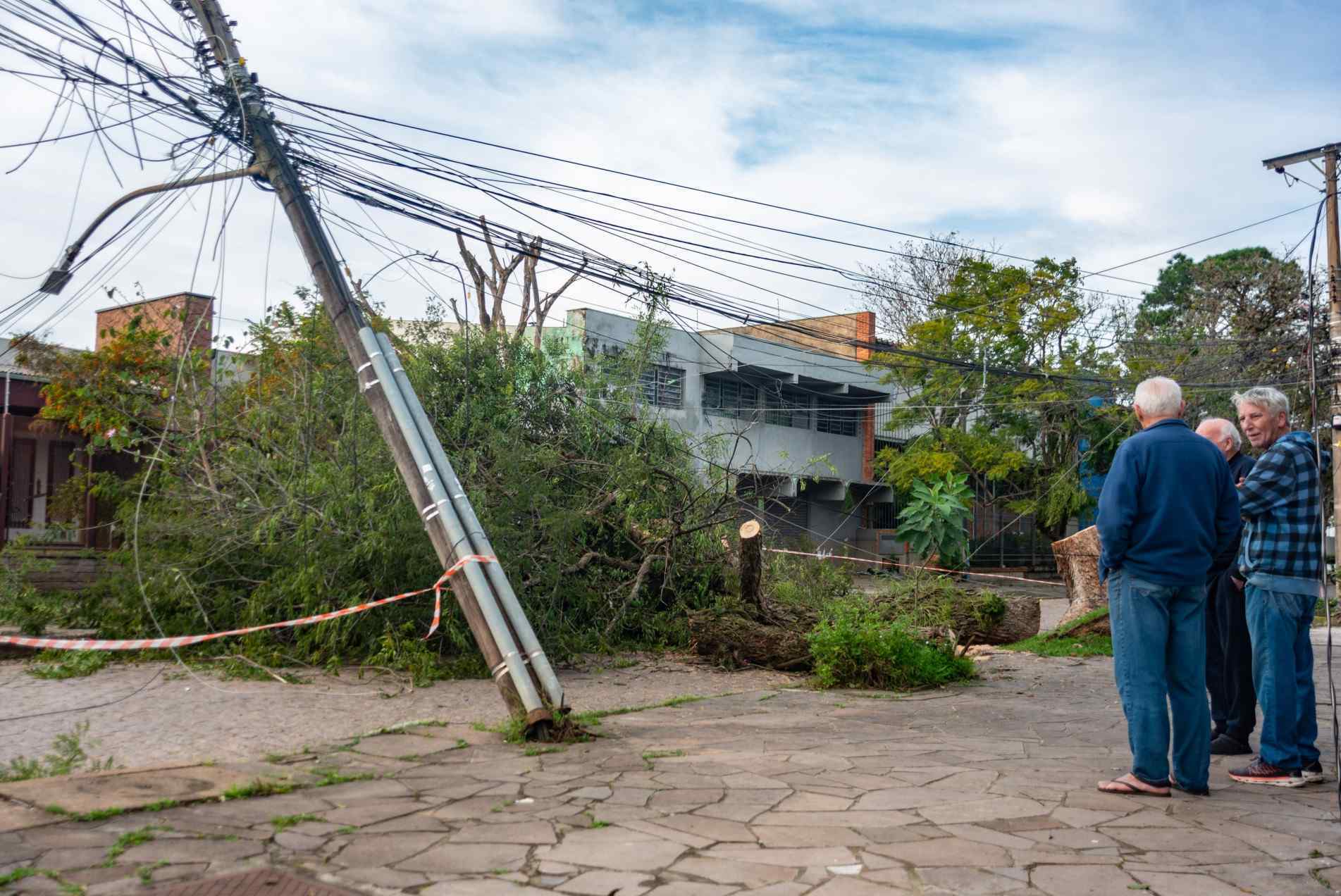 Força da ventania causou uma morte e deixou cinco feridos no Rio Grande do Sul