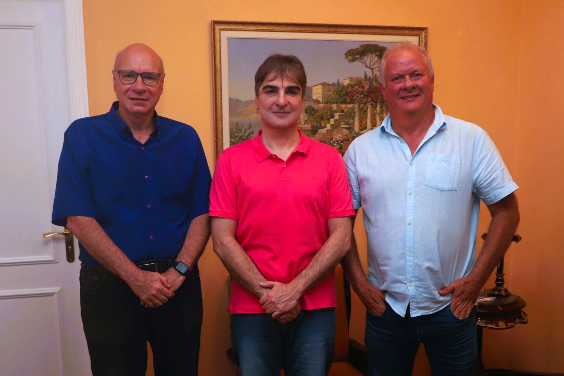Visita do presidente da FUA, Carlos Hingst Corrá, e do diretor editorial da FUA, Rubens Cury Basso, ao padre Flávio Jorge Miguel Júnior, na Santa Casa